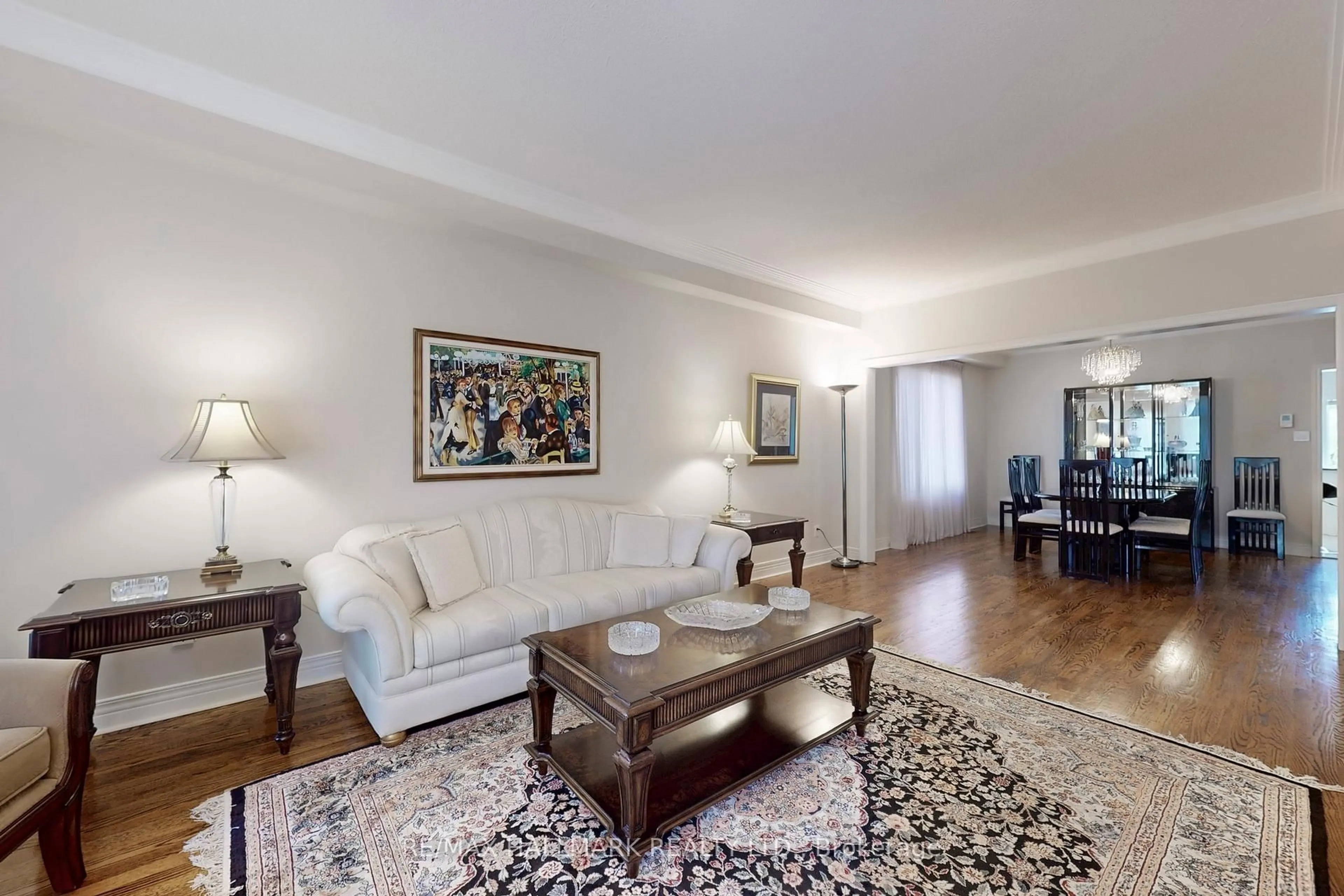 Living room with furniture, unknown for 50 yellow Birch Cres, Richmond Hill Ontario L4B 3R4