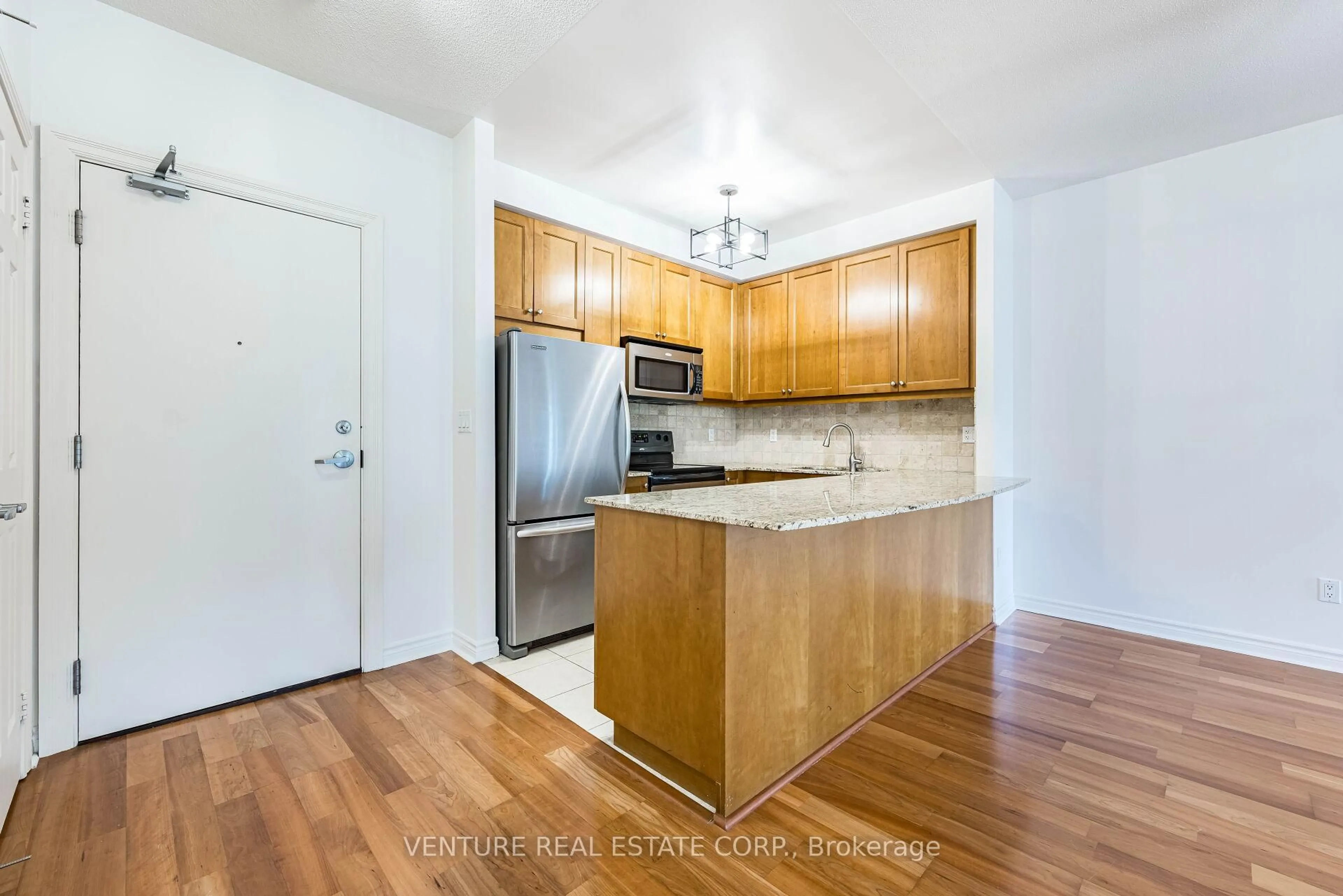 Standard kitchen, wood/laminate floor for 4620 Highway 7 Ave #118, Vaughan Ontario L4L 0B3