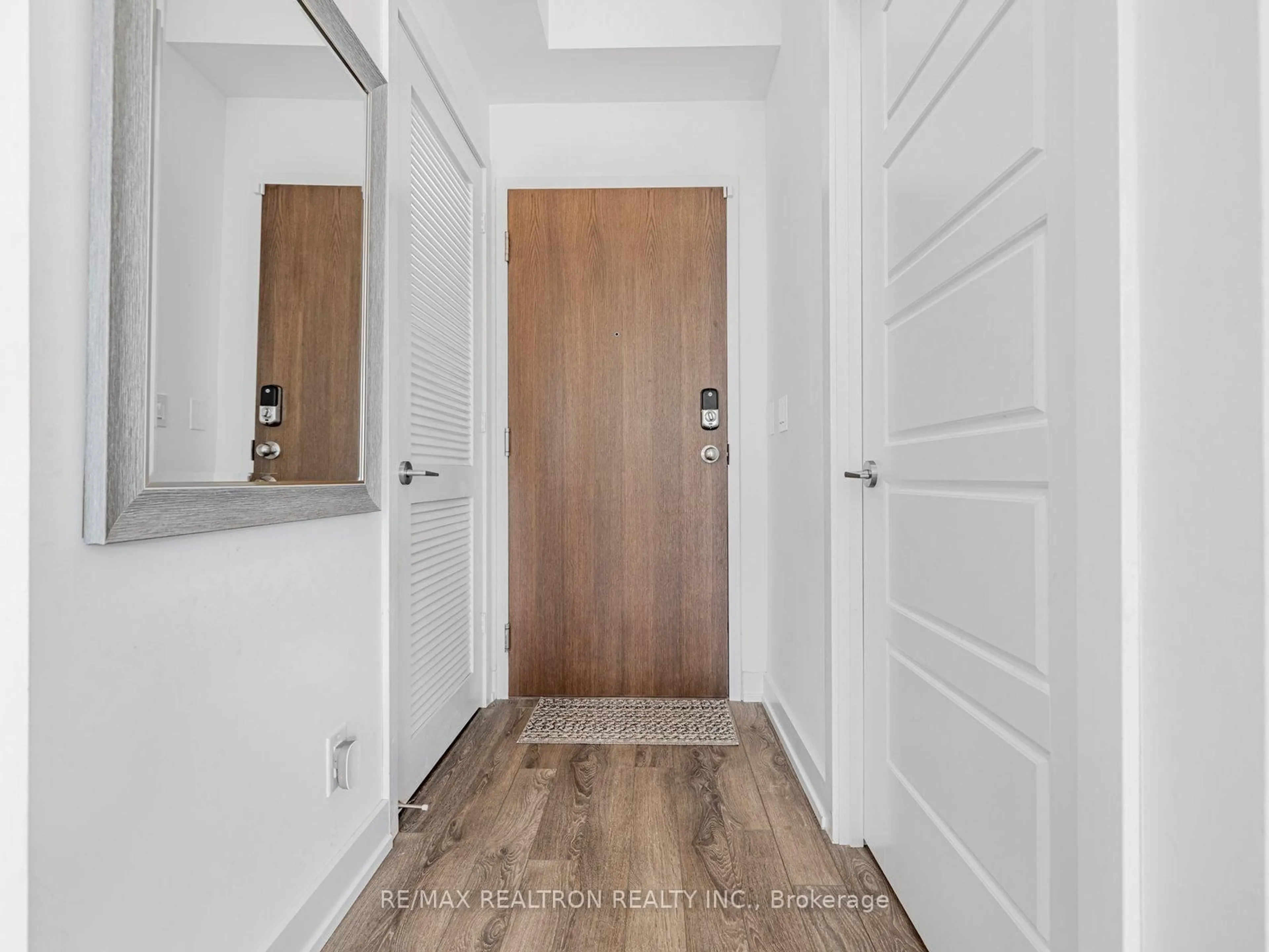 Indoor entryway for 301 Sea Ray Ave #C312, Innisfil Ontario L9S 0L8