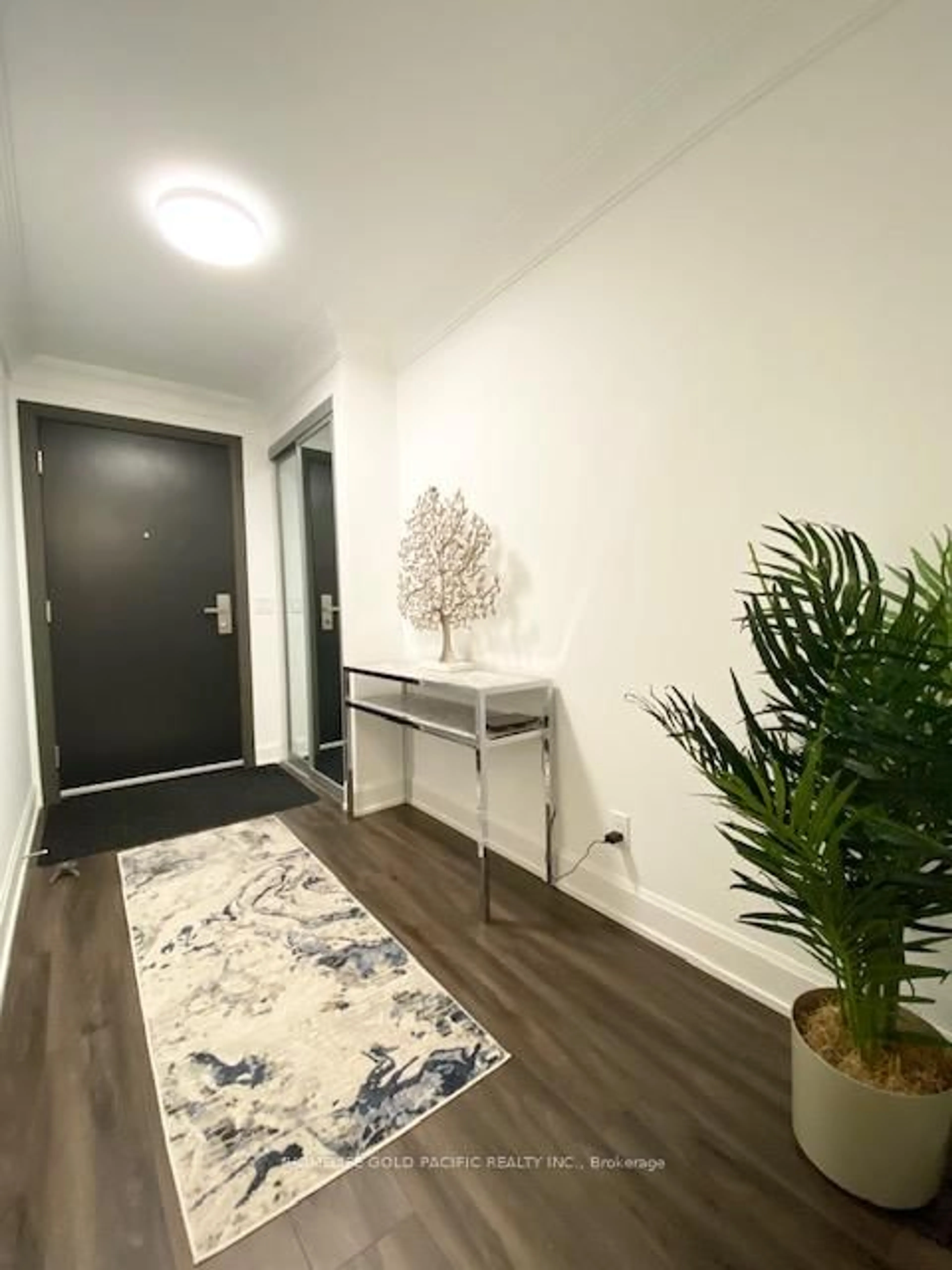 Indoor entryway for 18 Water Walk Dr #802, Markham Ontario L3R 6L5