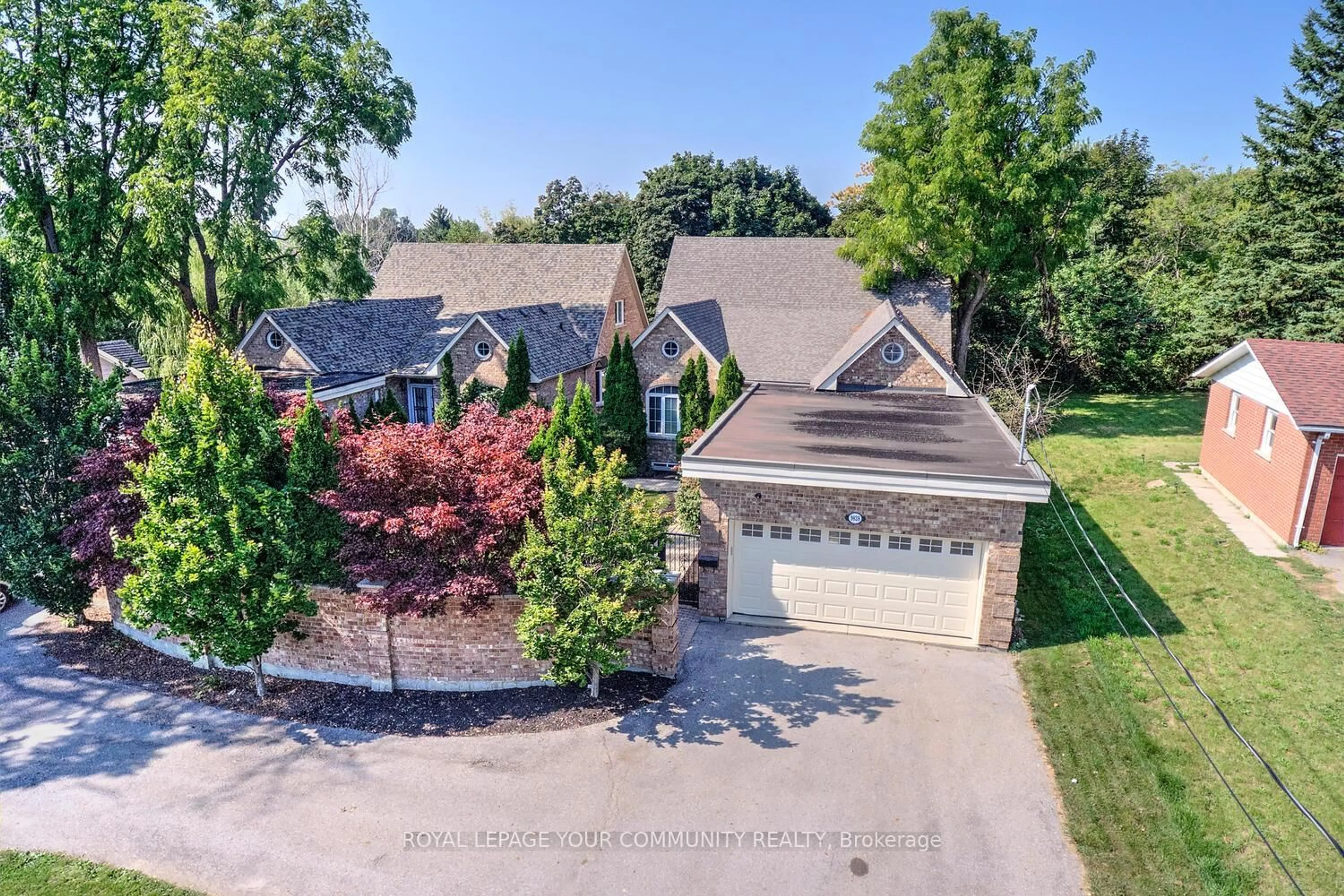 A pic from outside/outdoor area/front of a property/back of a property/a pic from drone, water/lake/river/ocean view for 9838 Keele St, Vaughan Ontario L6A 3Y4