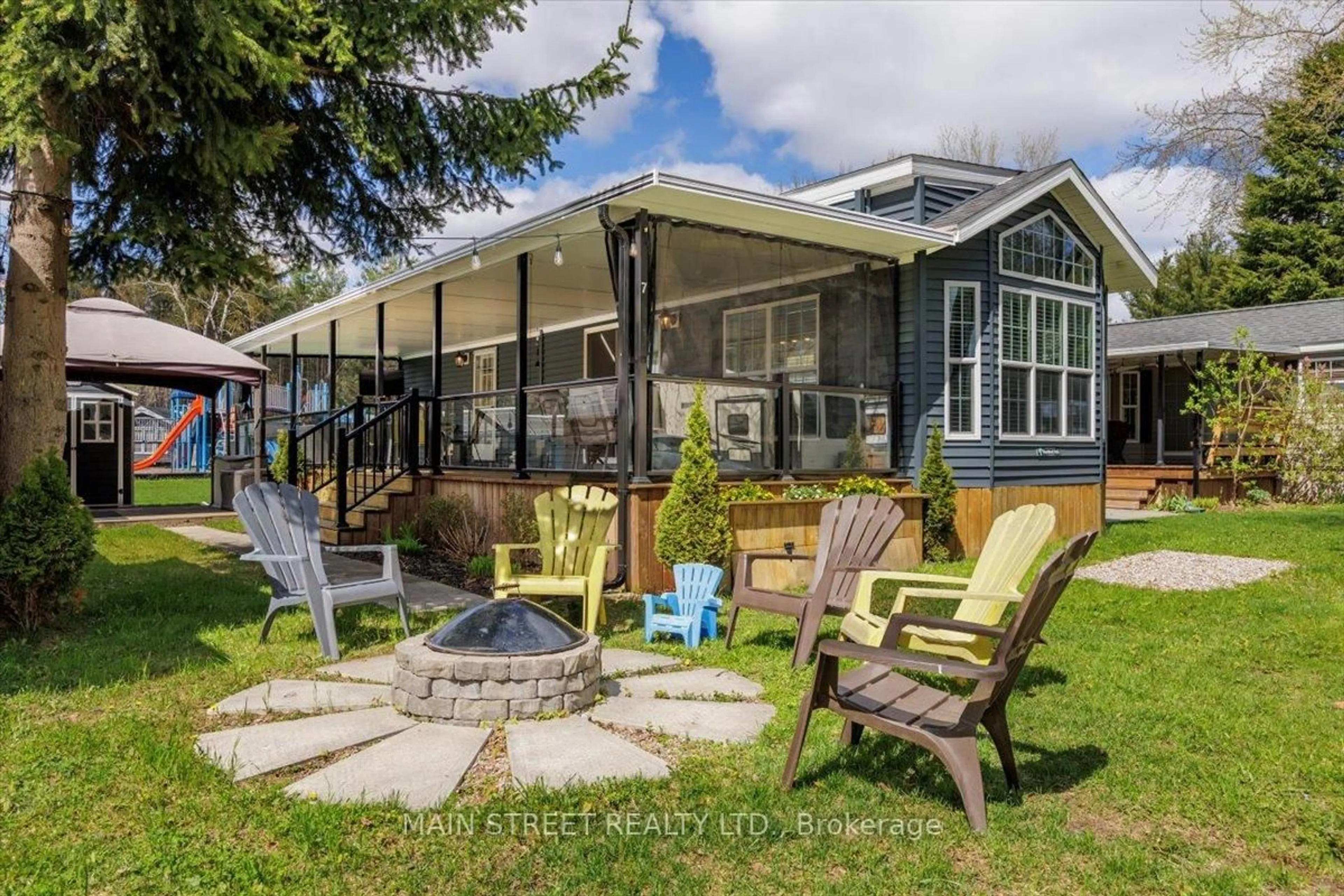 Patio, unknown for 7 Hazel St, Whitchurch-Stouffville Ontario L0G 1E0