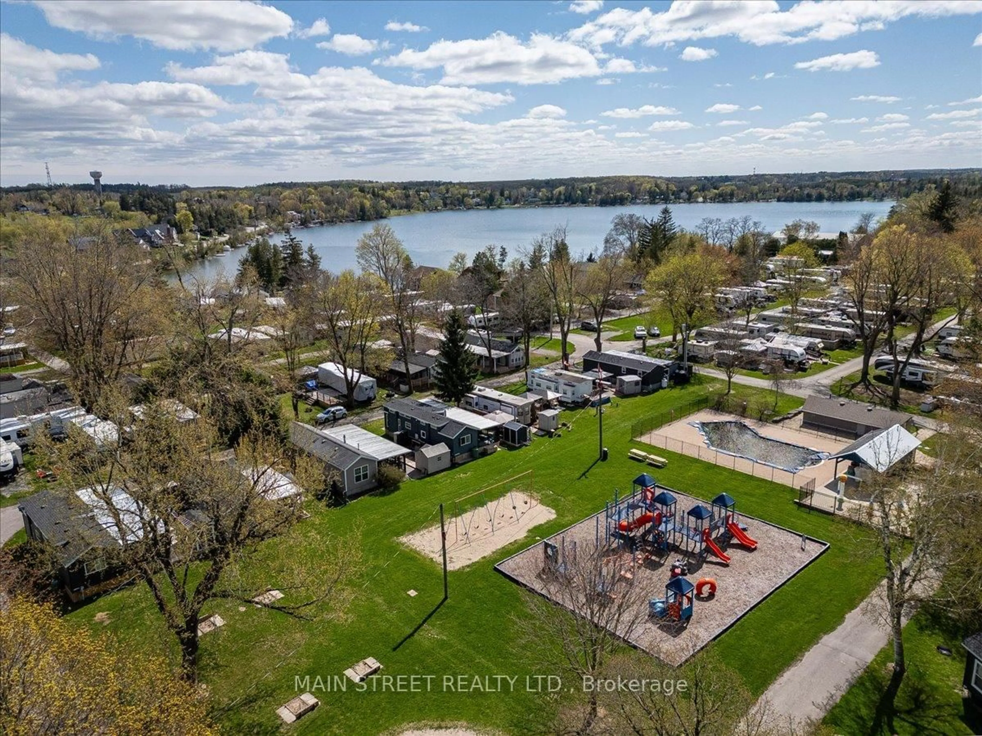 A pic from outside/outdoor area/front of a property/back of a property/a pic from drone, water/lake/river/ocean view for 7 Hazel St, Whitchurch-Stouffville Ontario L0G 1E0