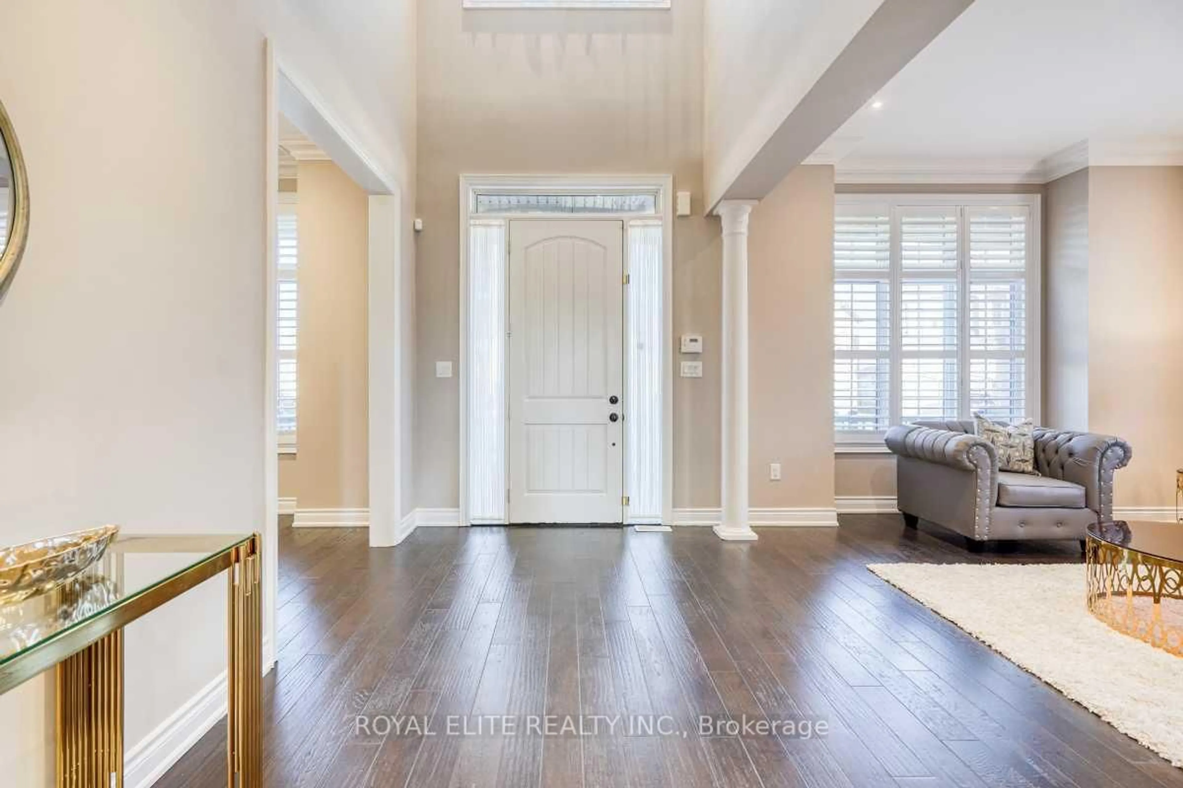 Indoor entryway for 16 Berkshire Cres, Markham Ontario L6C 0P5