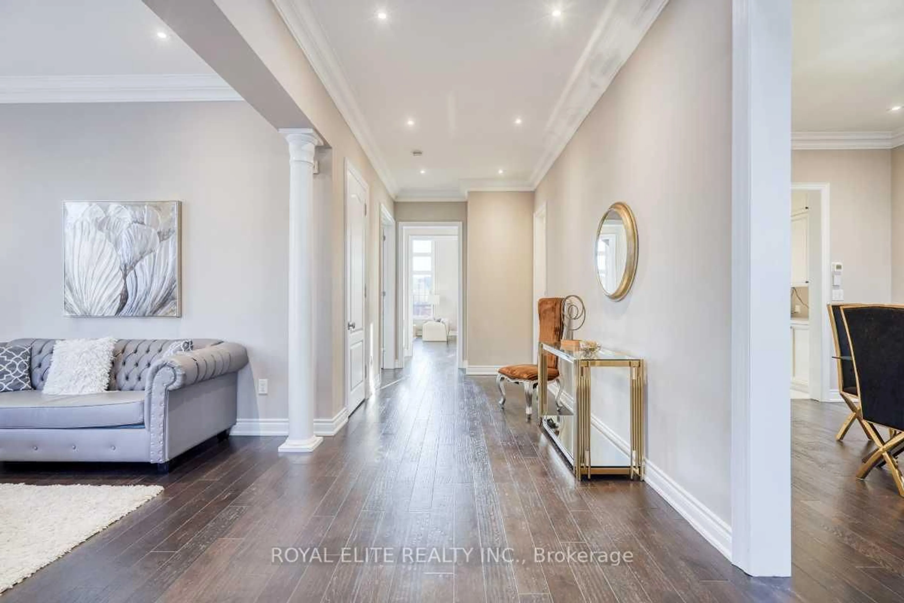 Indoor entryway for 16 Berkshire Cres, Markham Ontario L6C 0P5