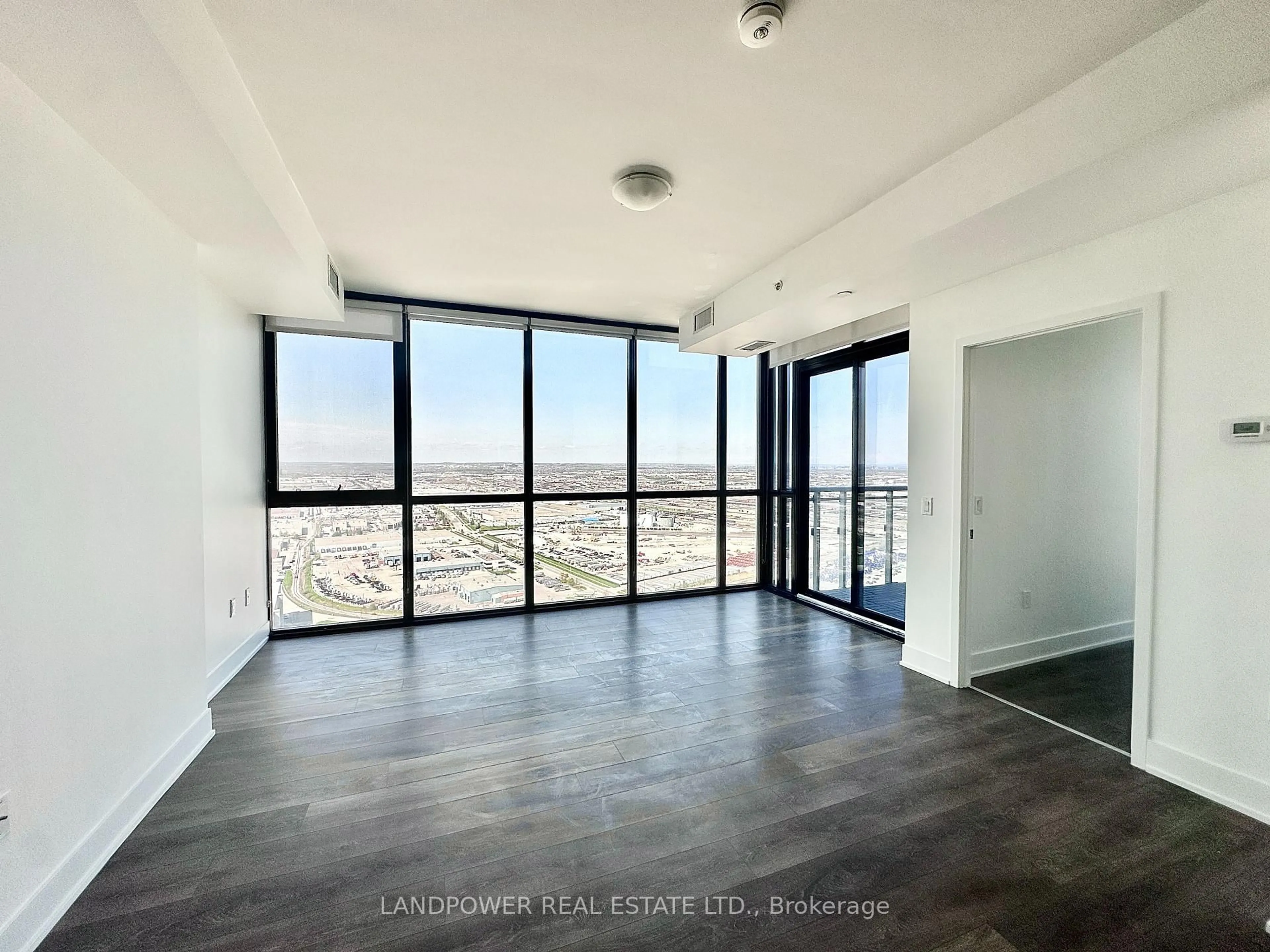A pic of a room for 2908 Highway 7 Rd #3308, Vaughan Ontario L4K 0K5
