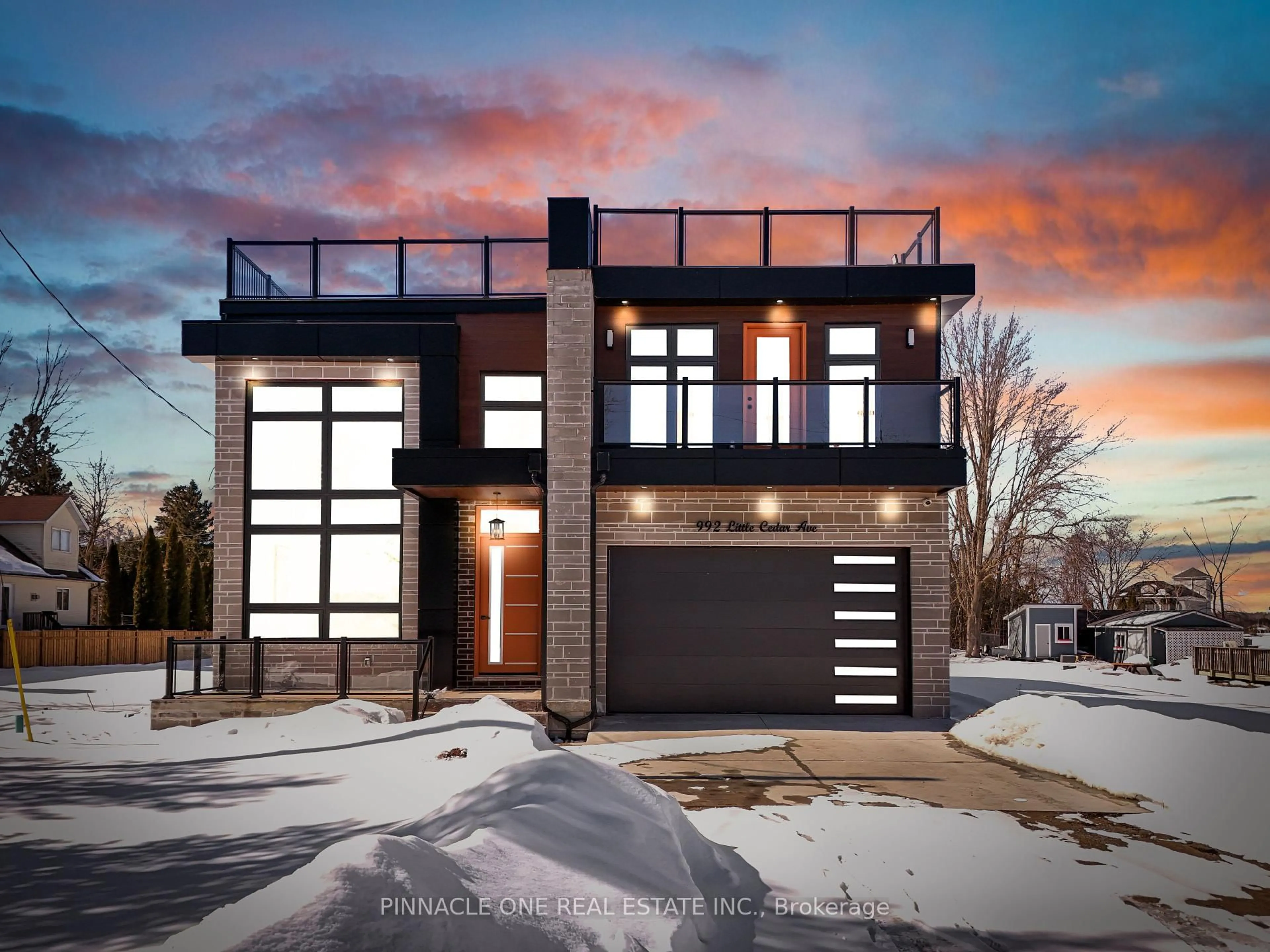 Home with brick exterior material, street for 992 Little Cedar Ave, Innisfil Ontario L0L 1W0