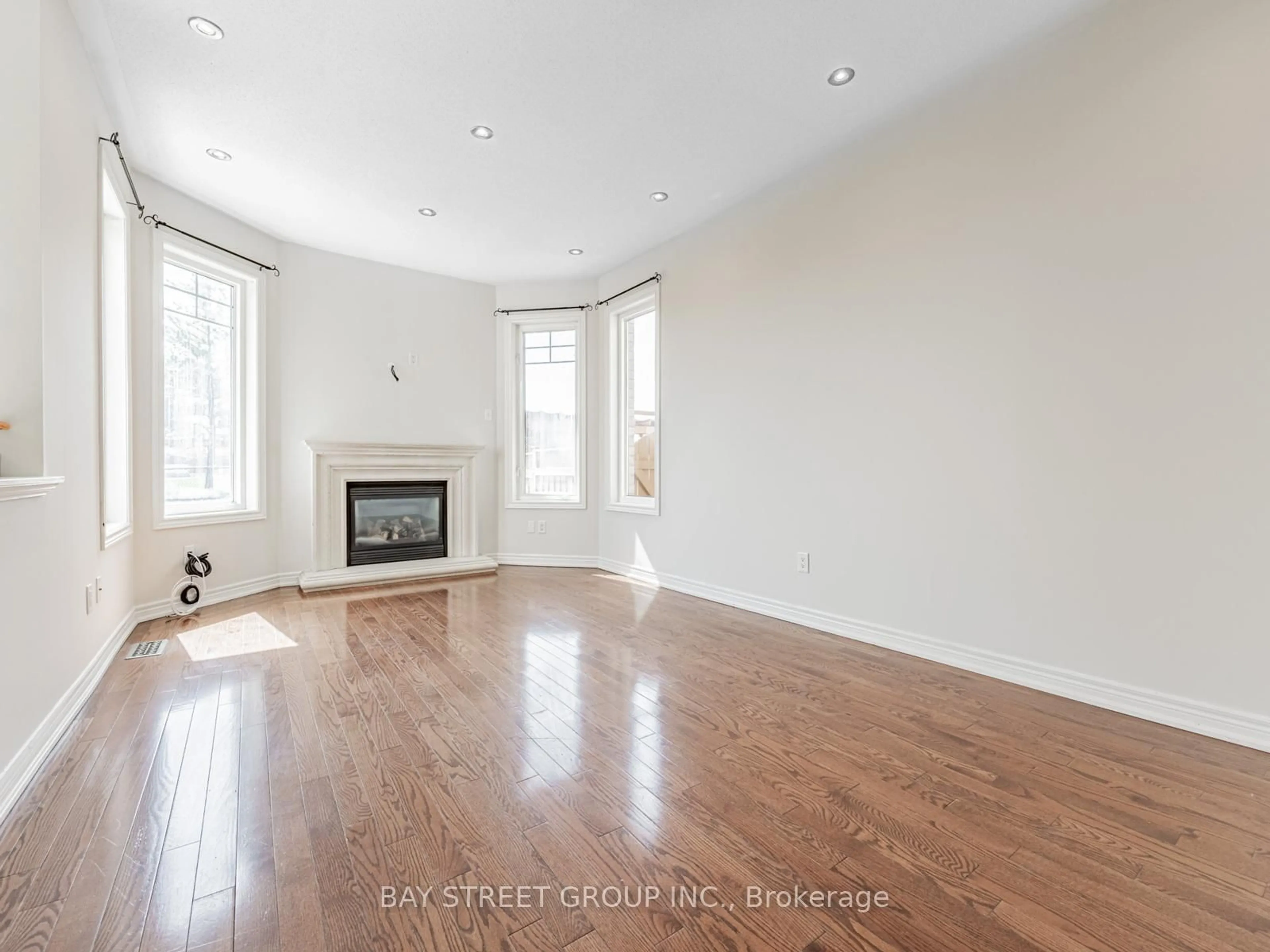 Unknown for 22 Windrow St, Richmond Hill Ontario L4E 0C1