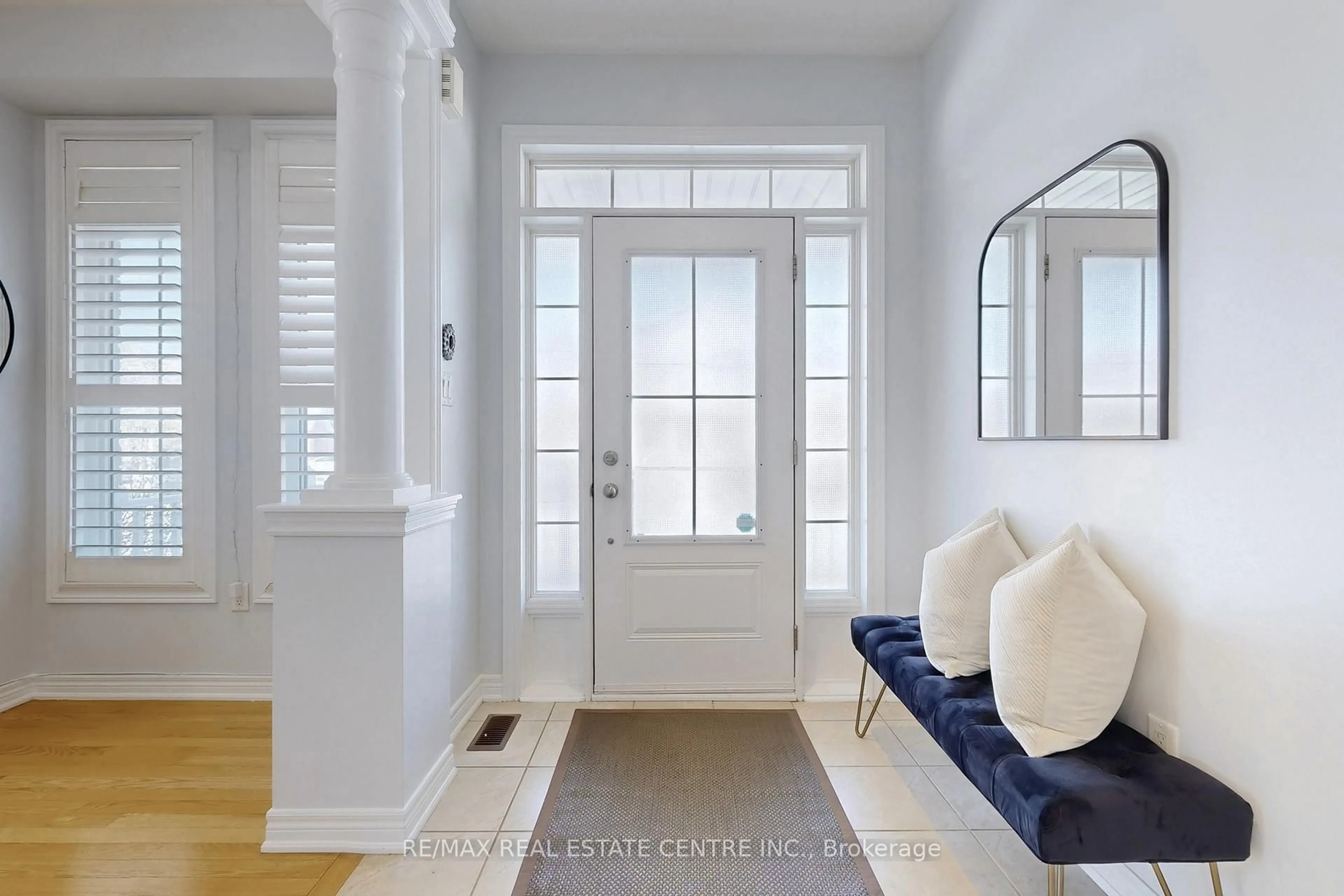 Indoor entryway for 84 Betony Dr, Richmond Hill Ontario L4E 3N2