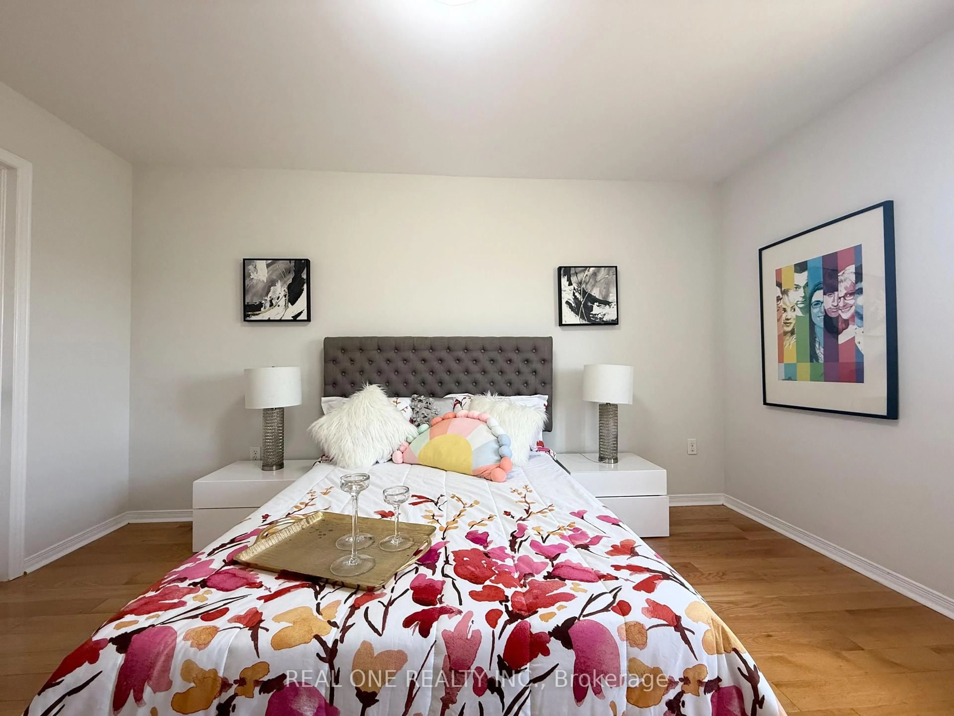 Bedroom with bed, unknown for 10 Prince Charles Way, Markham Ontario L6C 0B5