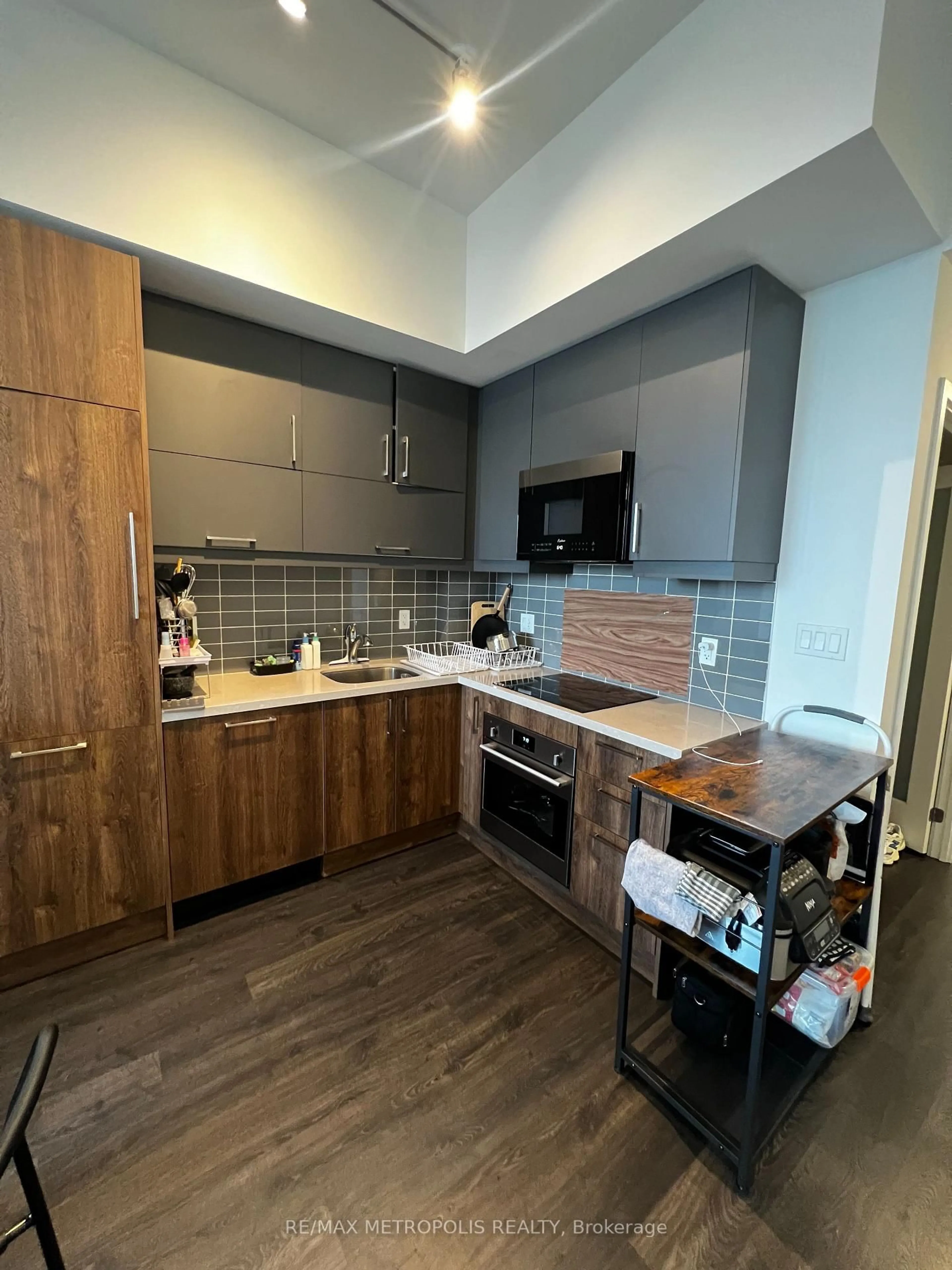 Open concept kitchen, unknown for 292 Verdale Crossing #1814, Markham Ontario L6G 0H6