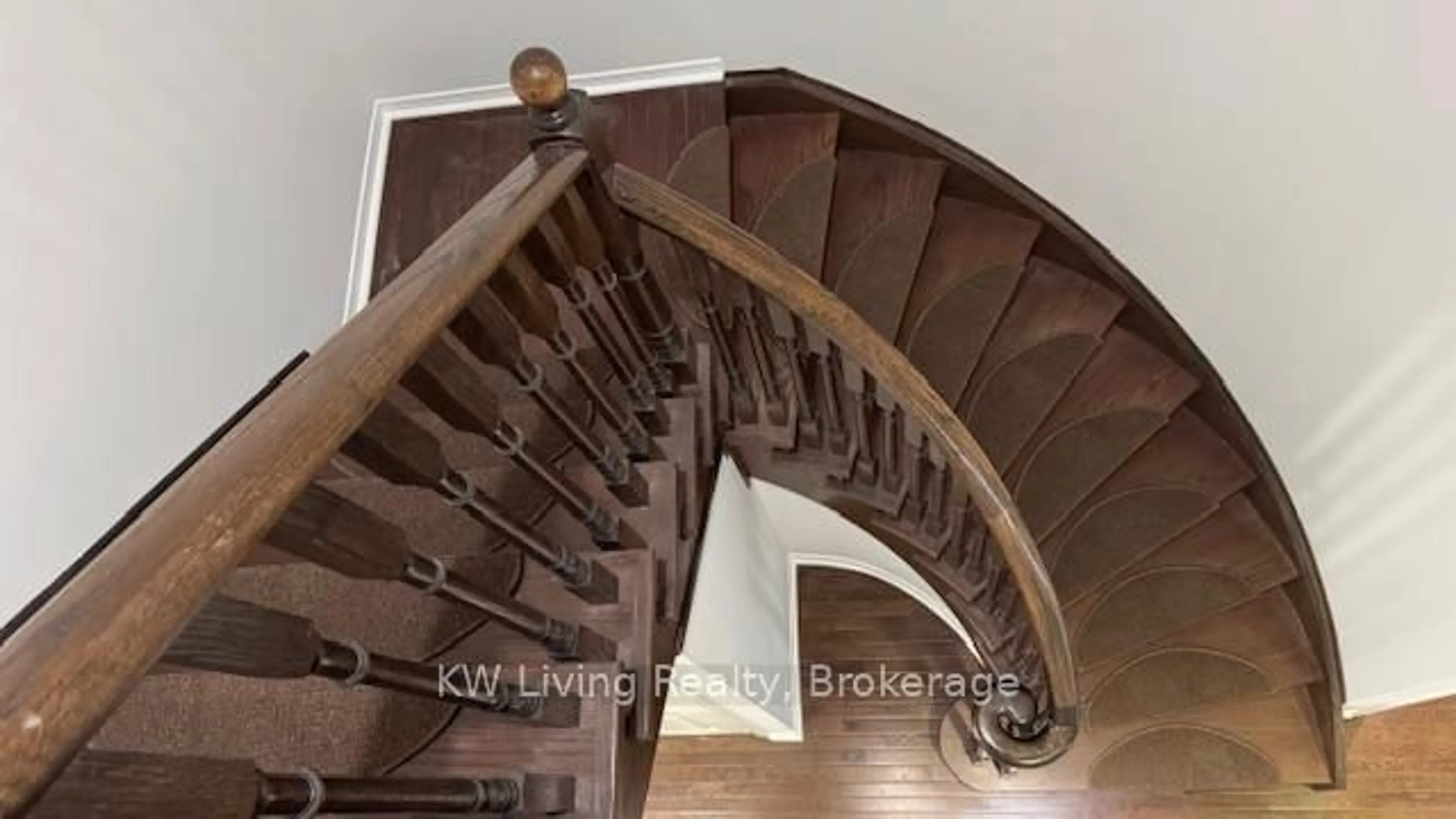 Stairs for 38 Coronet St, Whitchurch-Stouffville Ontario L4A 0X8