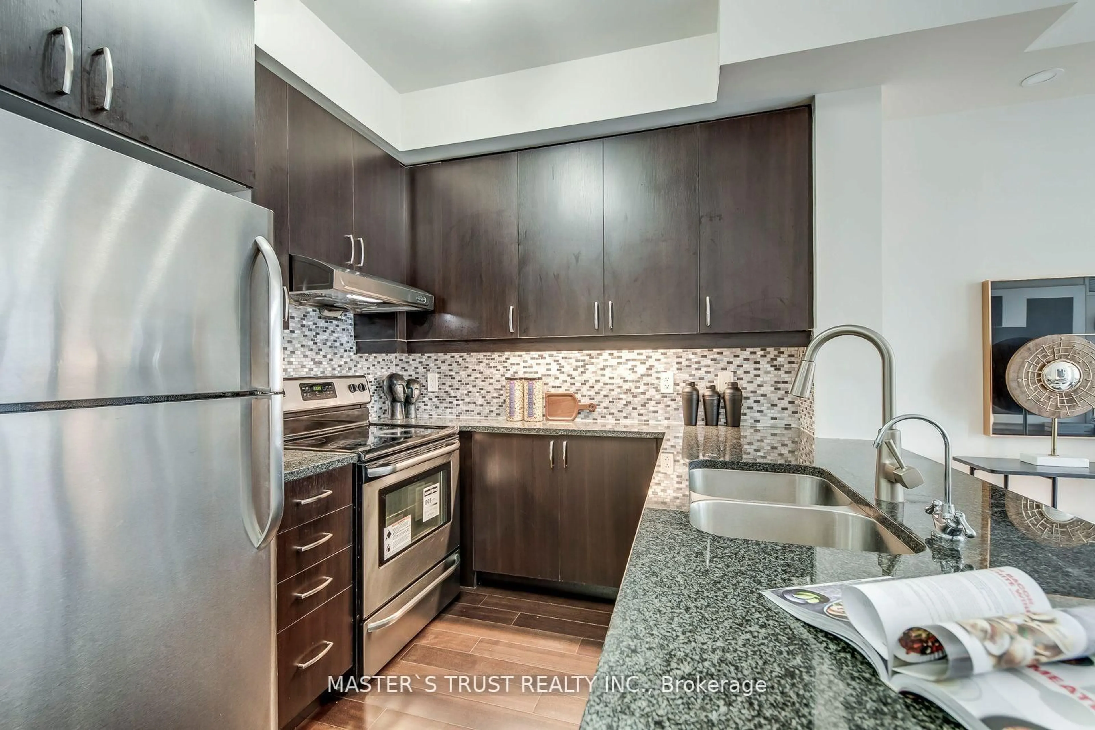 Standard kitchen, ceramic/tile floor for 8110 Birchmount Rd #513, Markham Ontario L6G 0E3