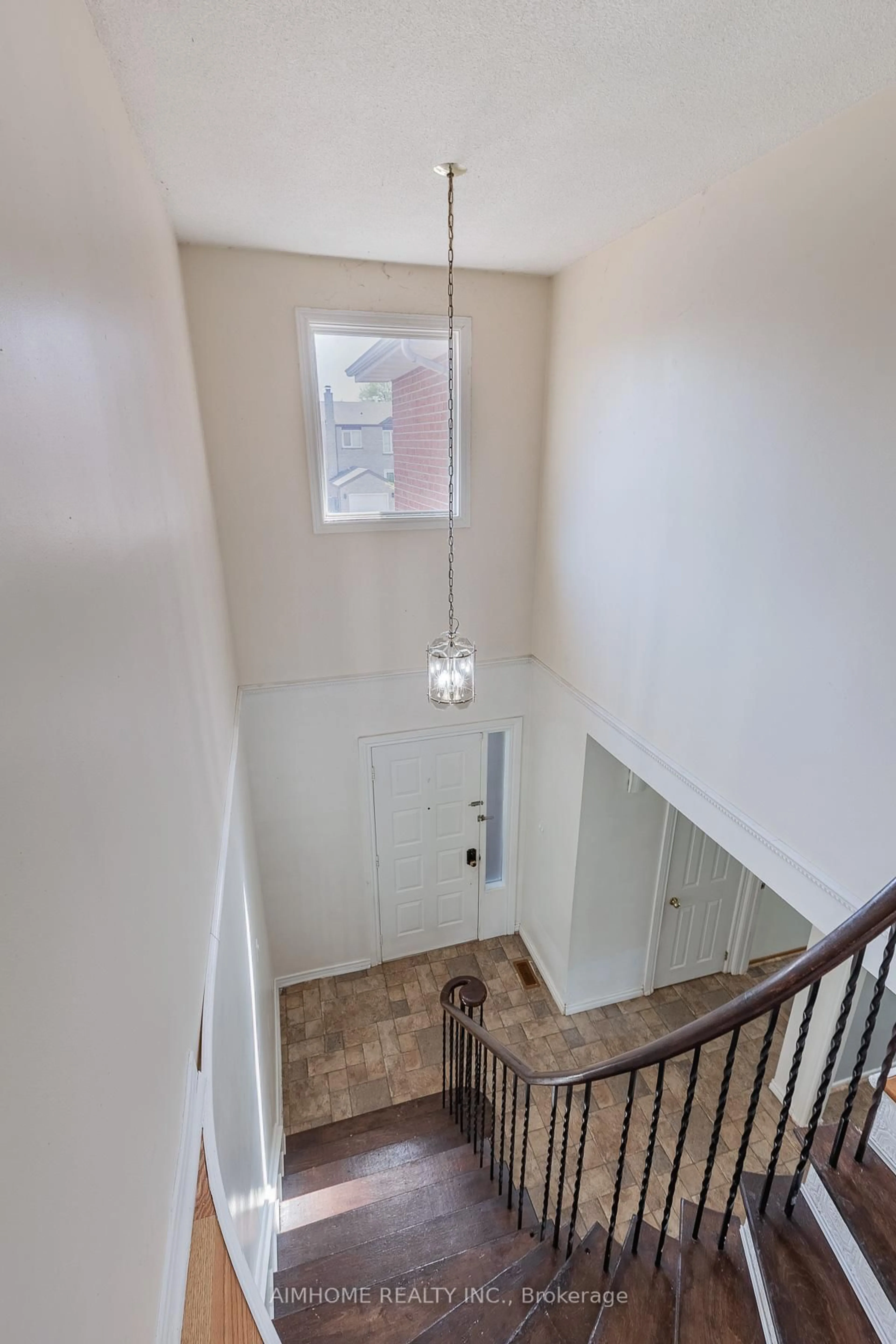 Stairs for 92 Bay Hill Dr, Vaughan Ontario L4K 1G9