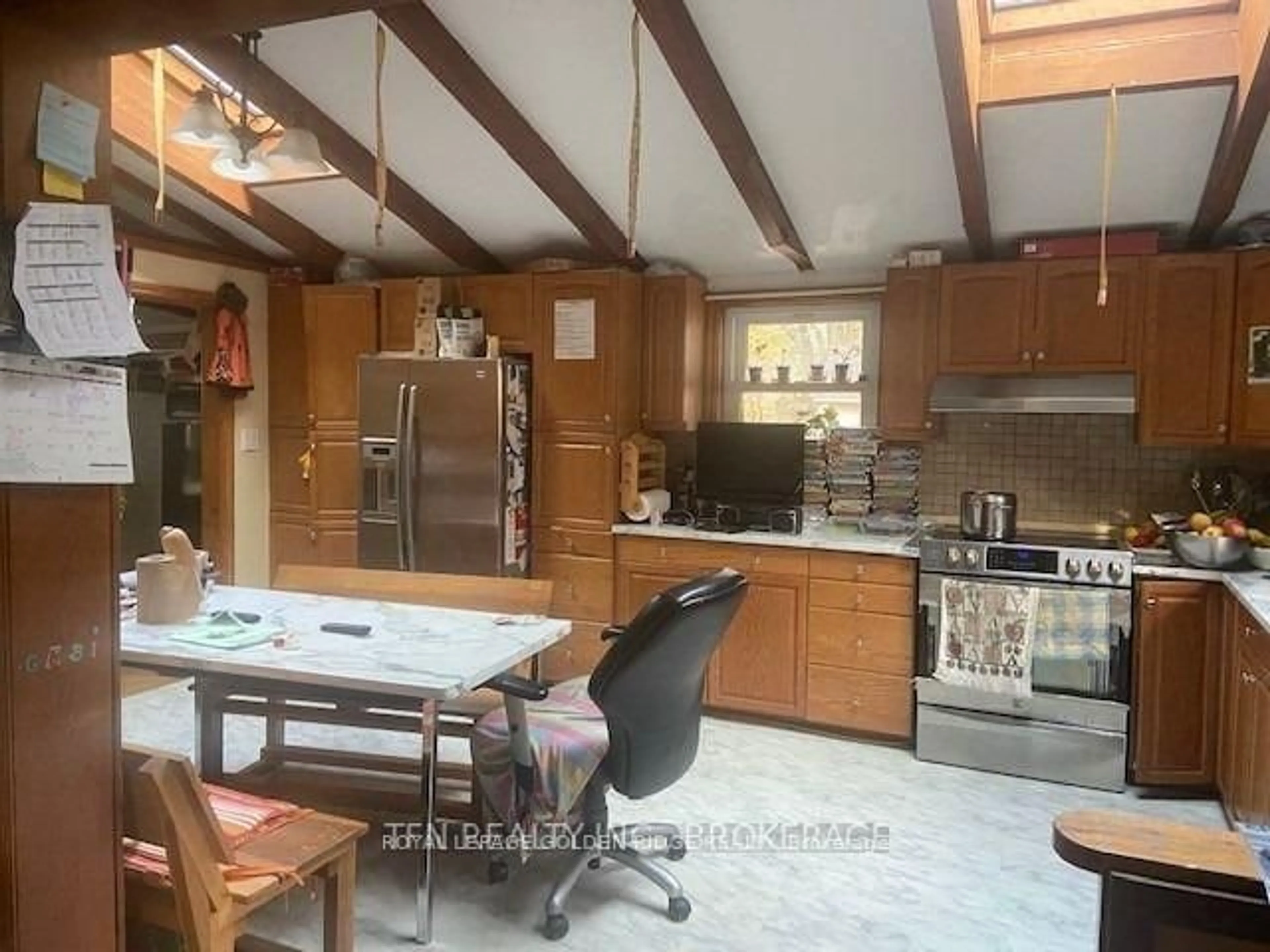 Open concept kitchen, unknown for 1773 20th Sdrd, Innisfil Ontario L9S 4H8