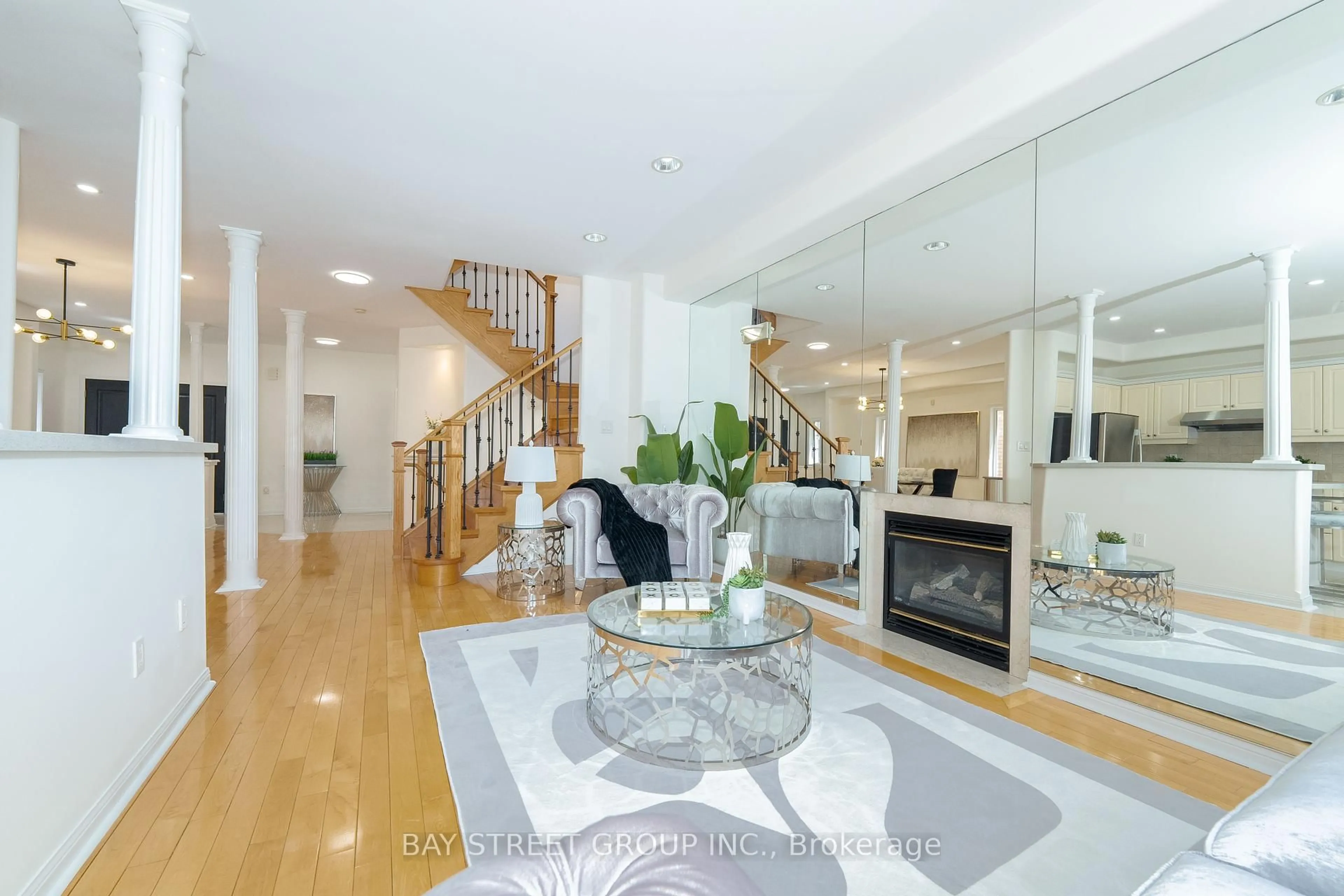 Indoor foyer for 68 Sapphire Dr, Richmond Hill Ontario L4S 2E6