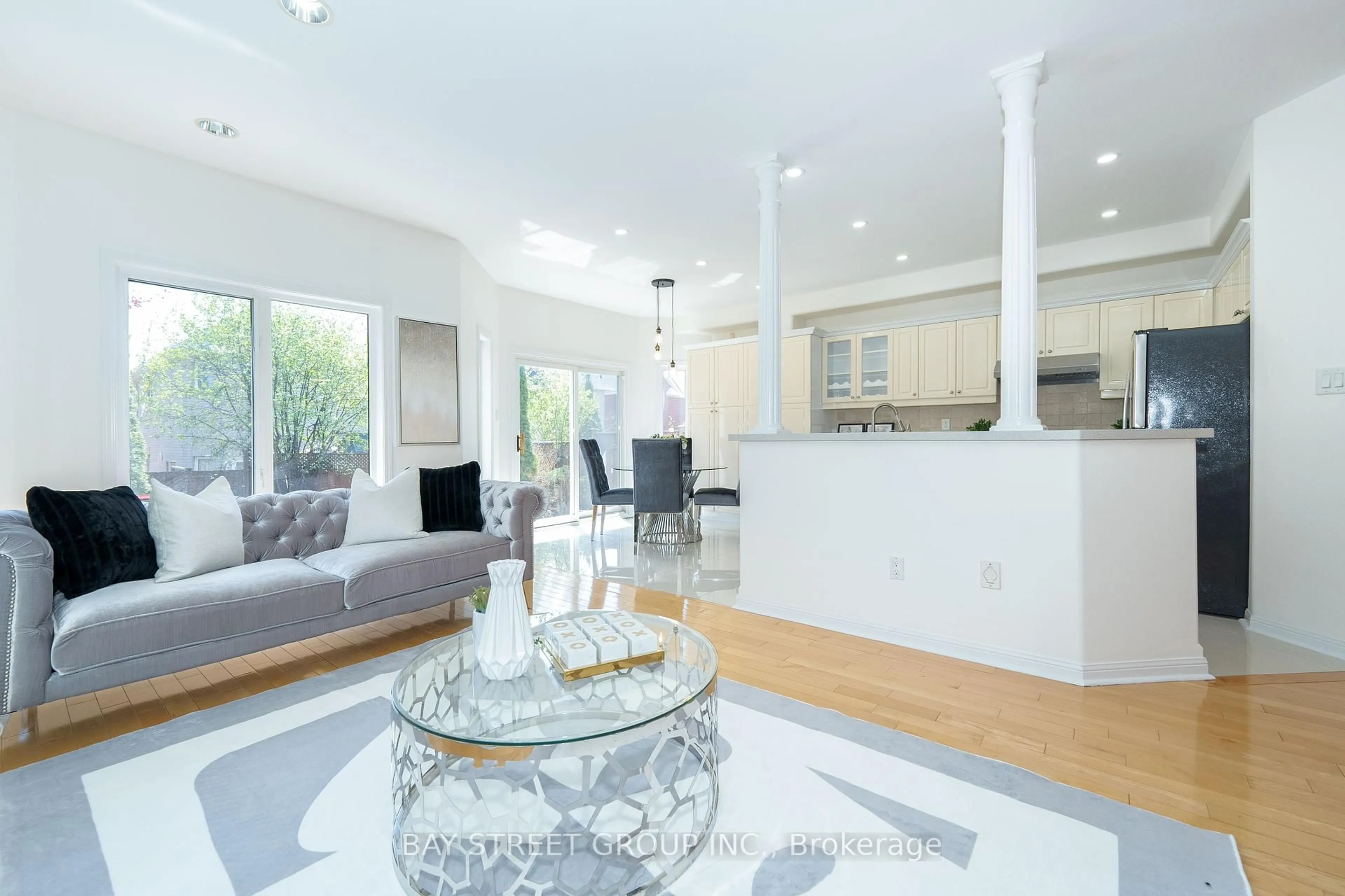 Living room with furniture, unknown for 68 Sapphire Dr, Richmond Hill Ontario L4S 2E6