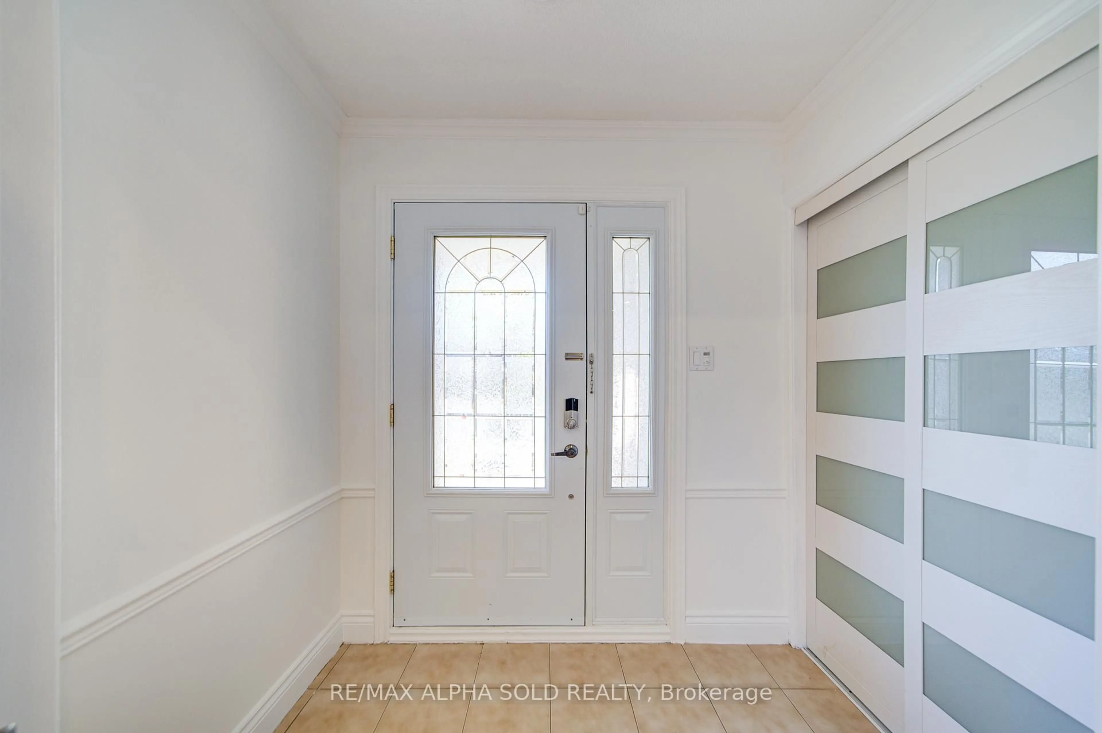 Indoor entryway for 474 Raymerville Dr, Markham Ontario L3P 6J1