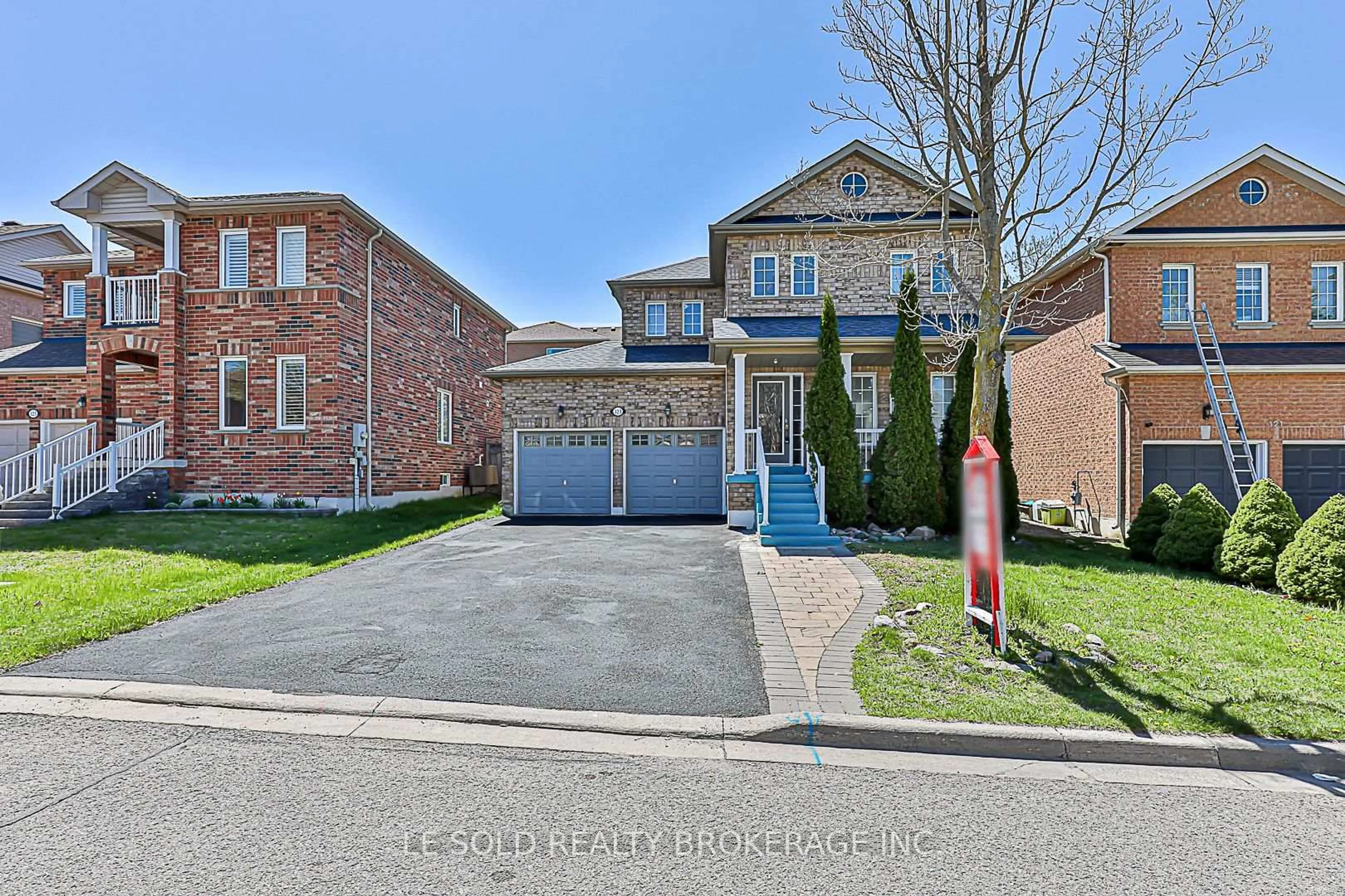 Home with brick exterior material, street for 123 Flagstone Way, Newmarket Ontario L3X 2Z8