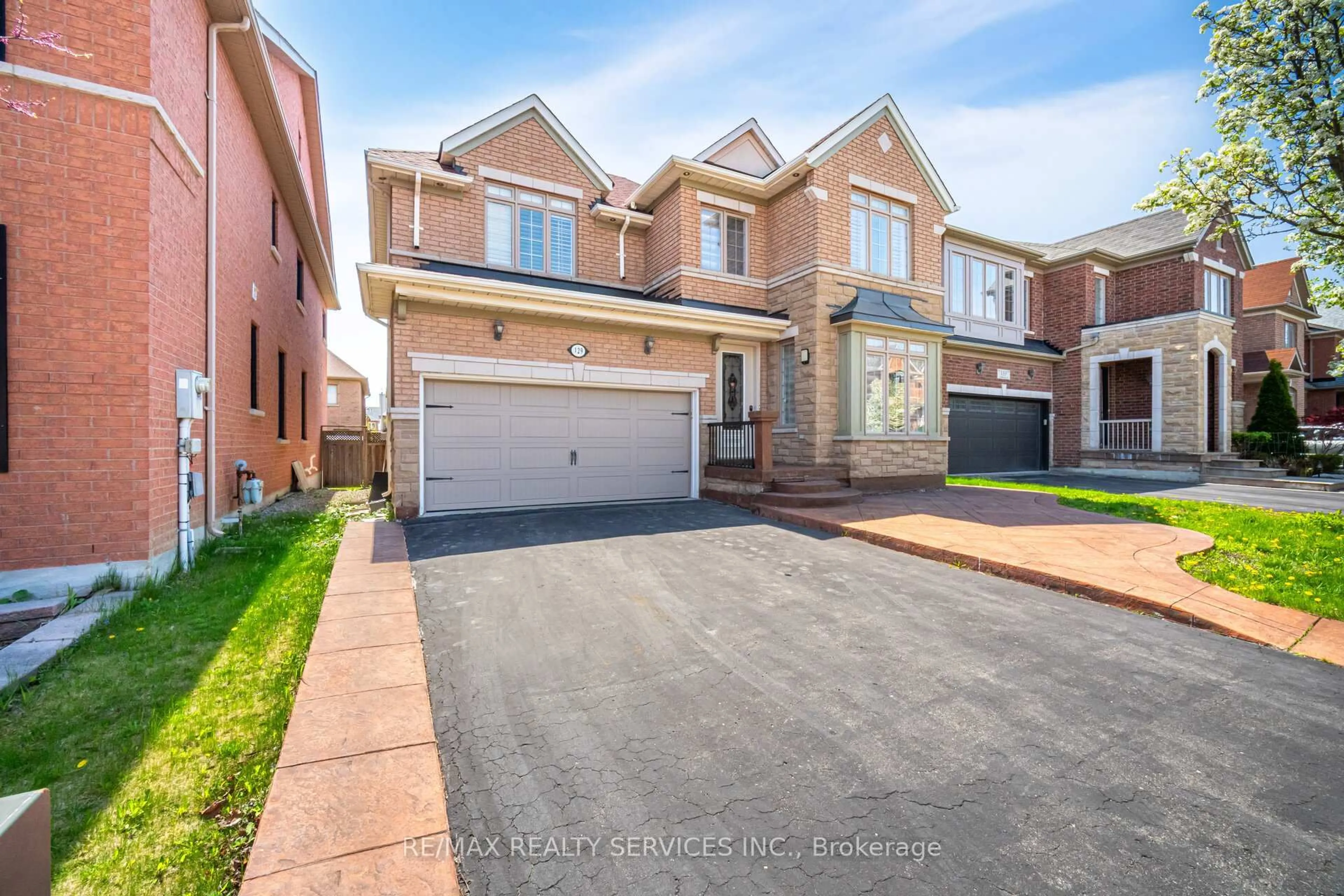 Home with brick exterior material, street for 129 SEABREEZE Ave, Vaughan Ontario L4J 9G9