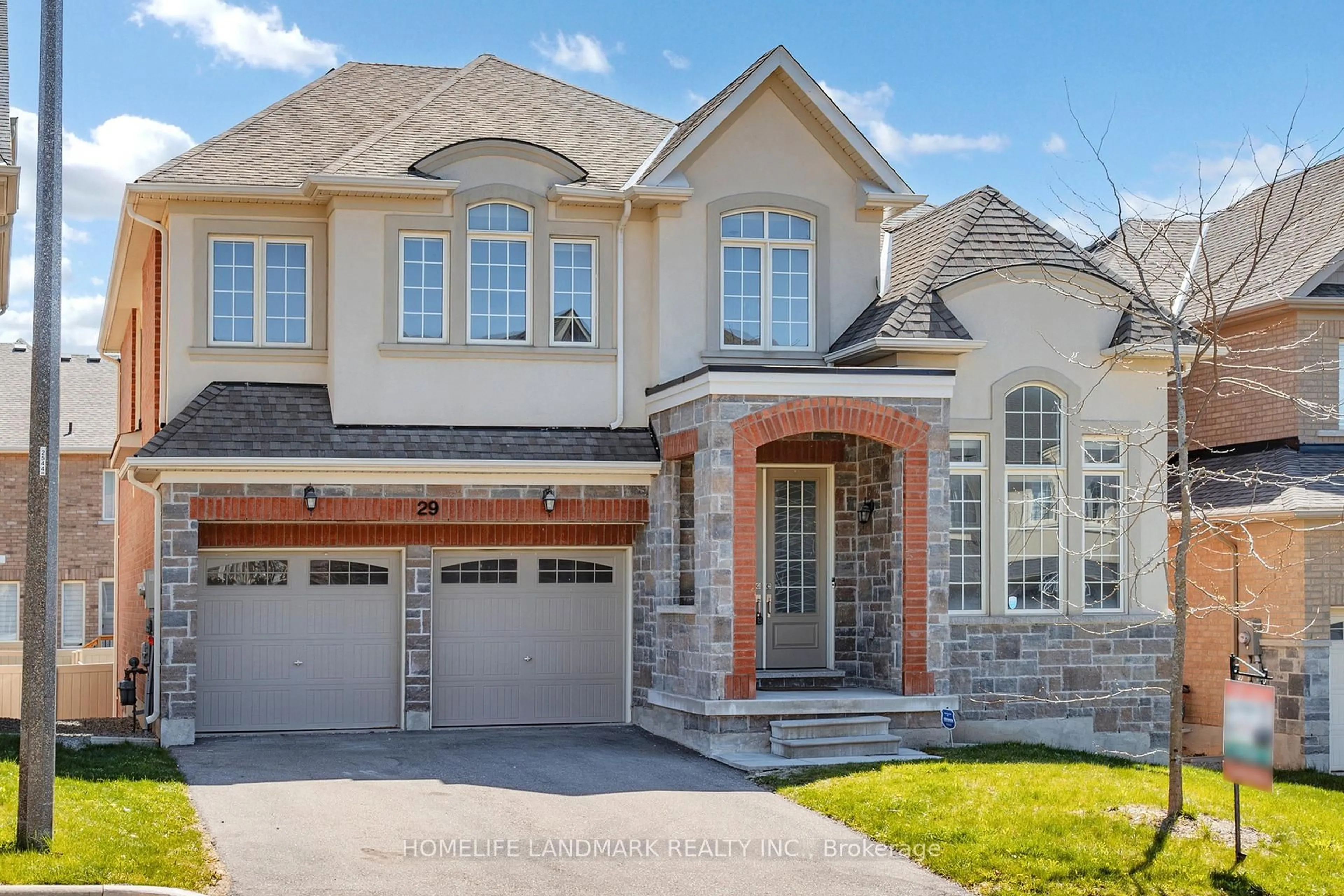 Home with brick exterior material, street for 29 Clifford Fairbarn Dr, East Gwillimbury Ontario L9N 0S1