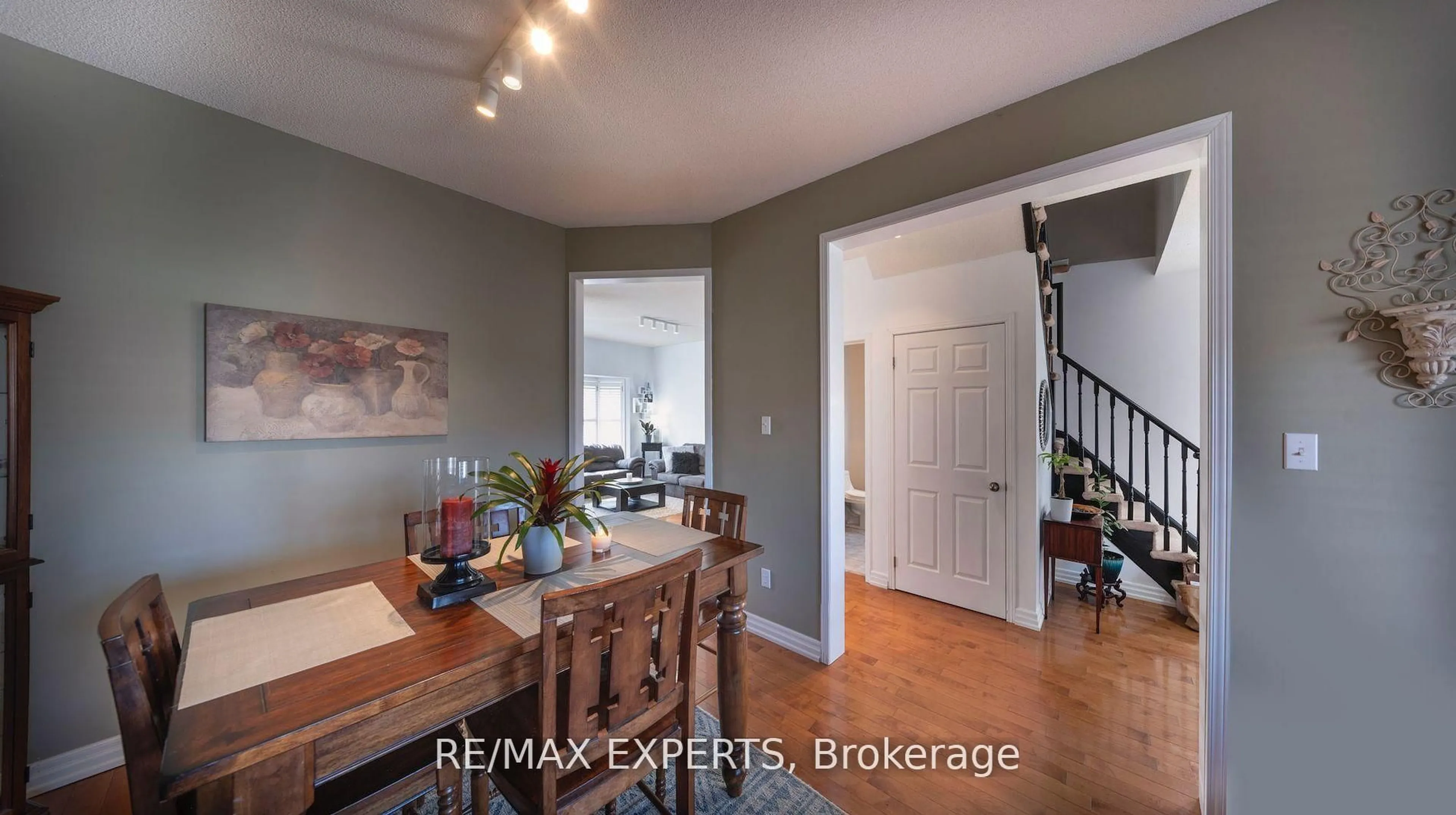 Unknown for 272 Hoover Park Dr, Whitchurch-Stouffville Ontario L4A 1K9