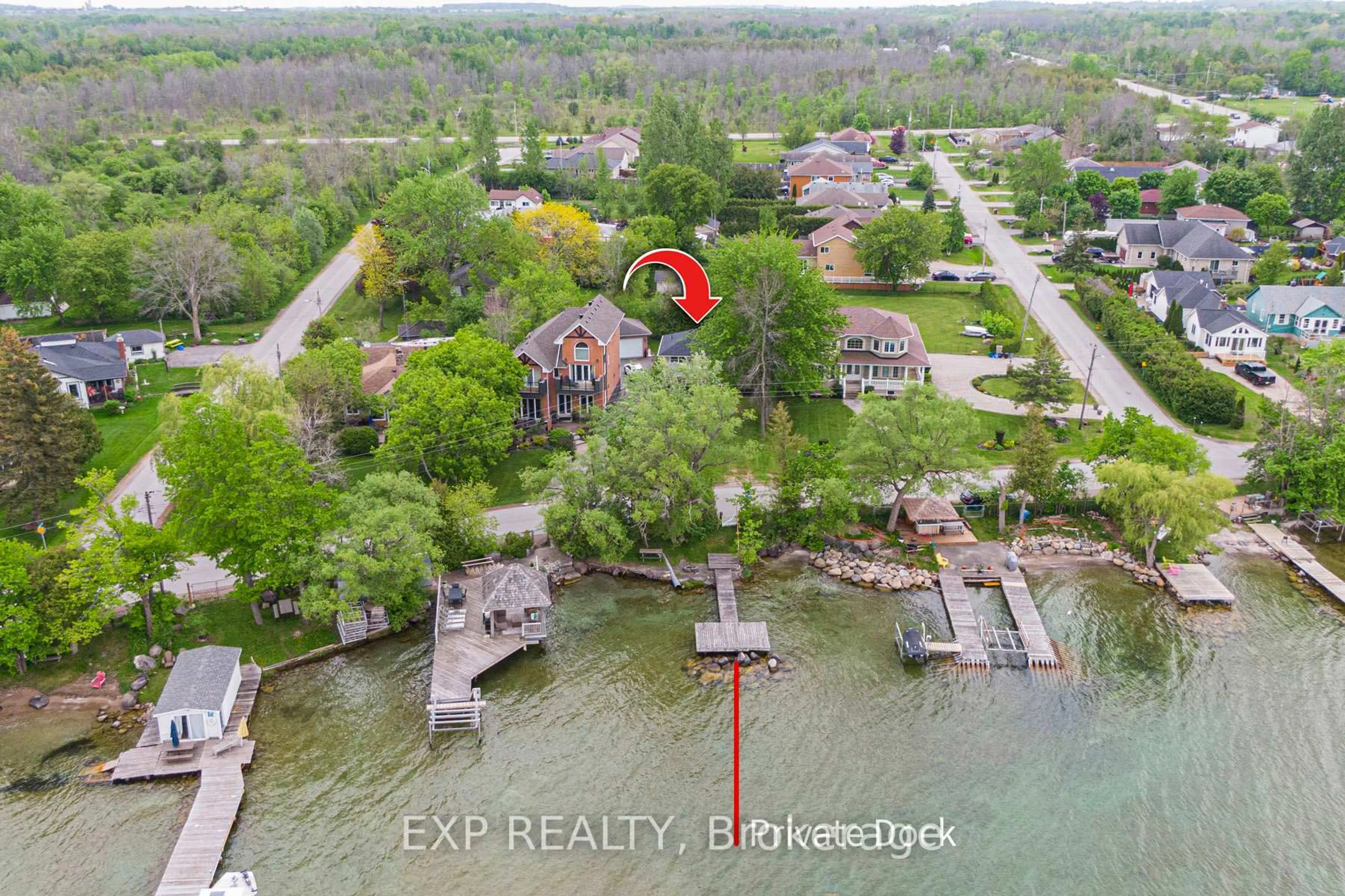 A pic from outside/outdoor area/front of a property/back of a property/a pic from drone, water/lake/river/ocean view for 17 Lake Dr, Georgina Ontario L4P 3E9