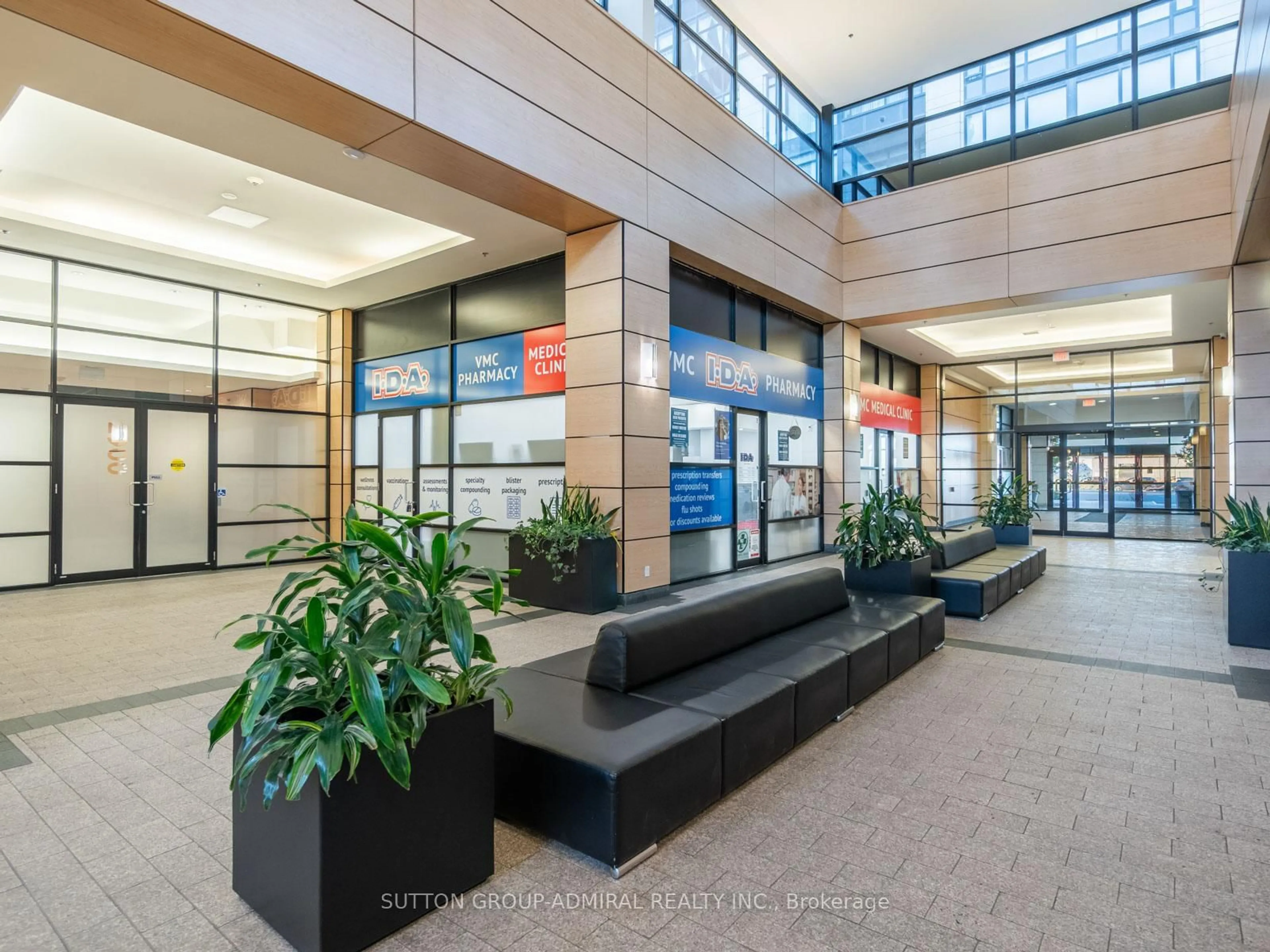 Indoor foyer for 2900 Highway 7 N/A #512, Vaughan Ontario L4K 0G3