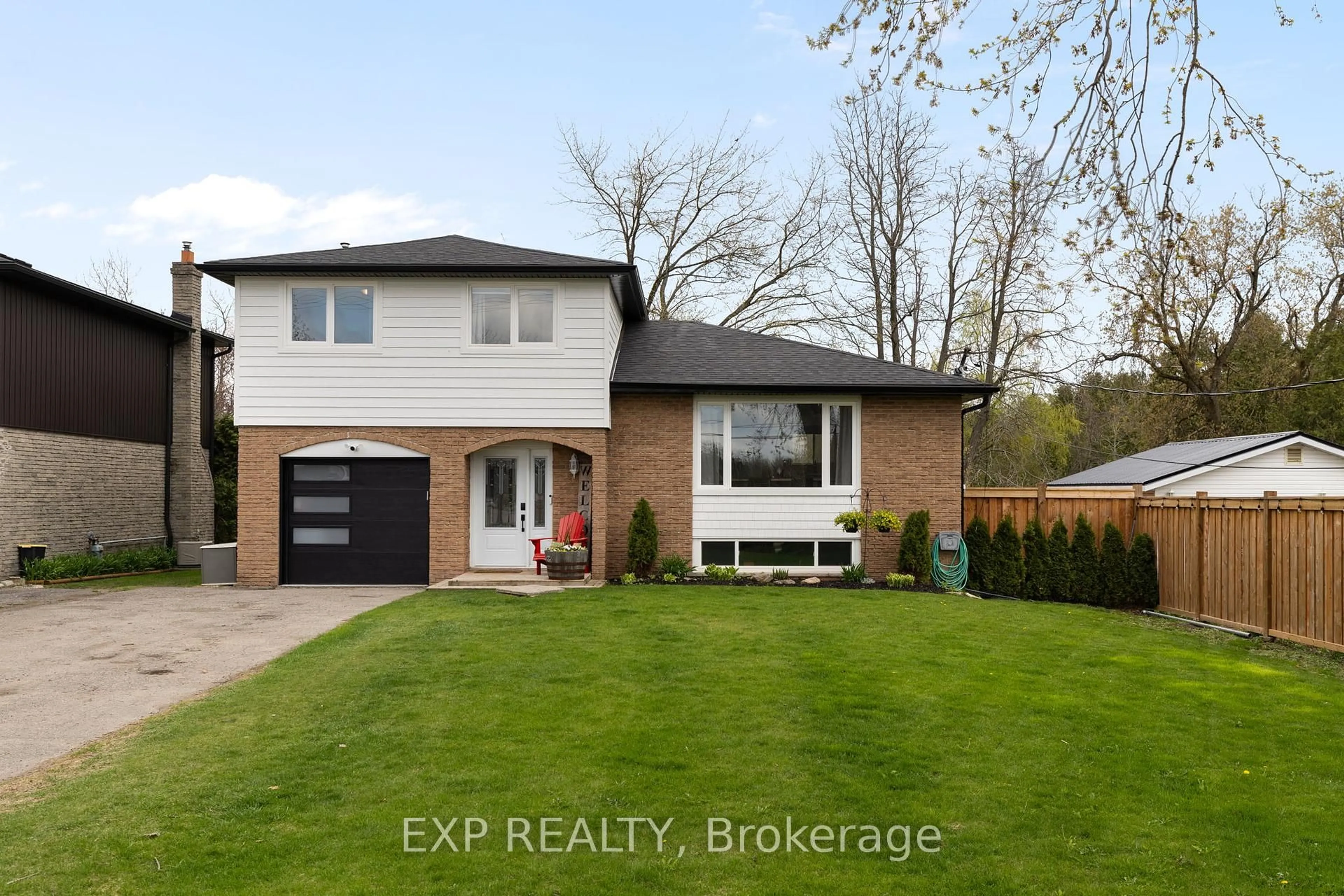 Home with brick exterior material, street for 39 Pete's Lane, Georgina Ontario L0E 1N0