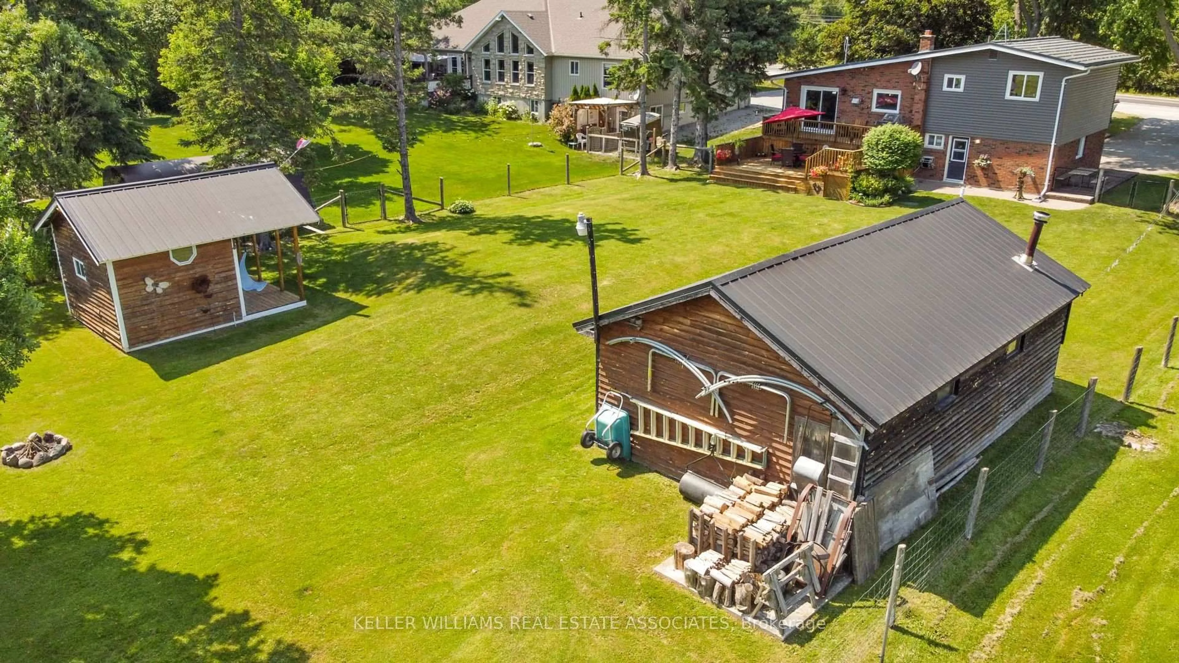 A pic from outside/outdoor area/front of a property/back of a property/a pic from drone, building for 1619 Killarney Beach Rd, Innisfil Ontario L0L 1W0