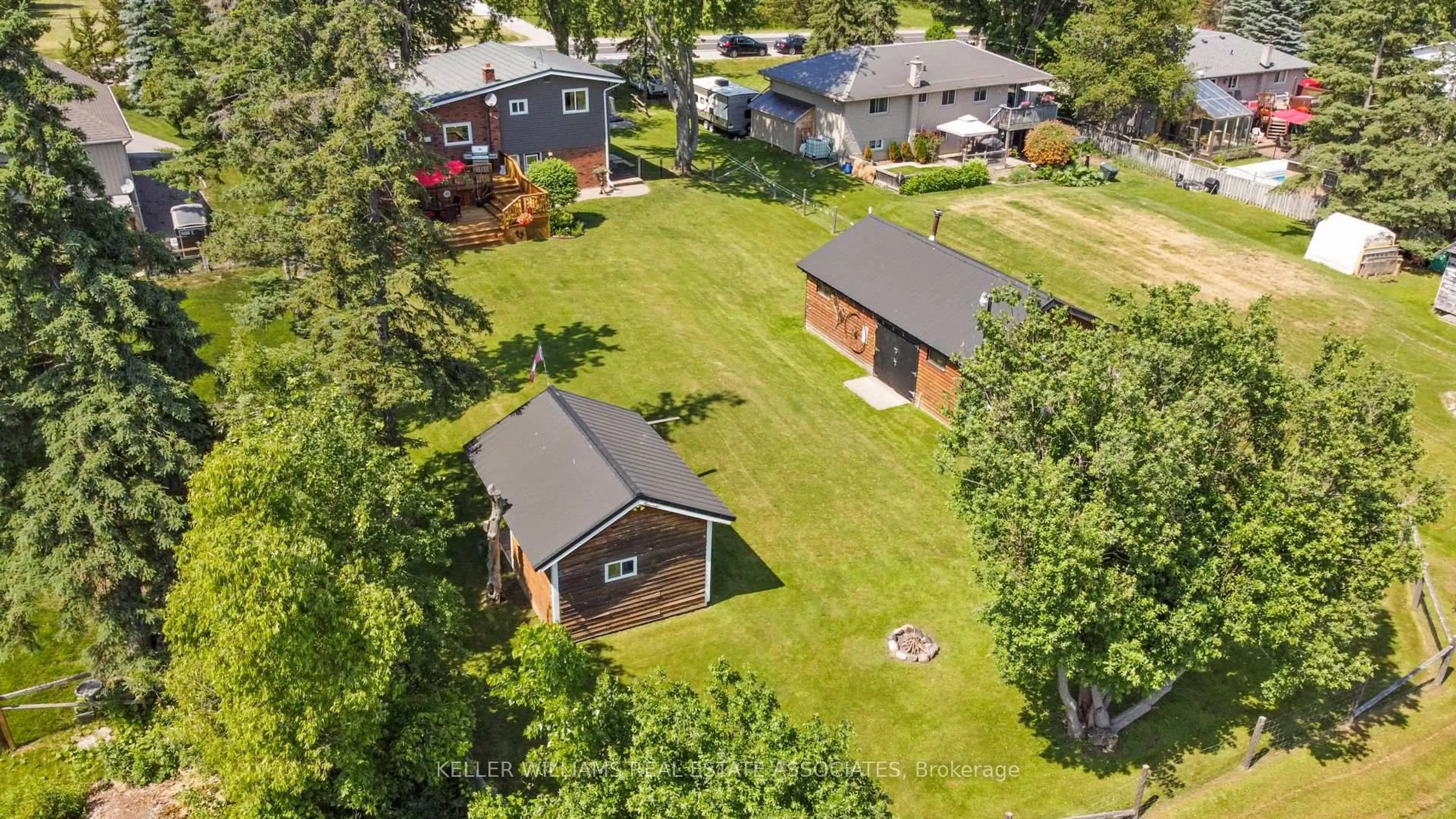 A pic from outside/outdoor area/front of a property/back of a property/a pic from drone, street for 1619 Killarney Beach Rd, Innisfil Ontario L0L 1W0