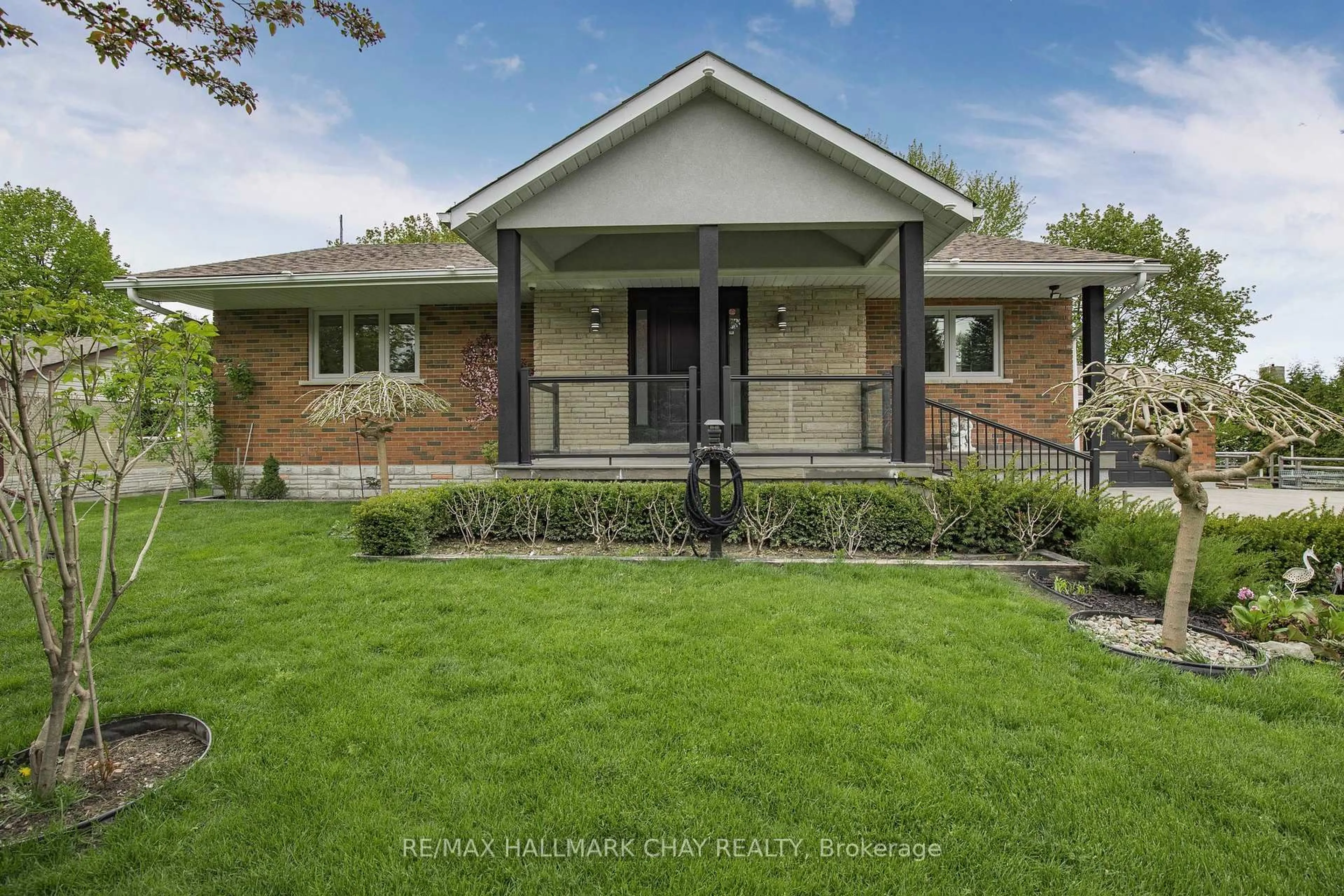 Home with brick exterior material, street for 3800 County 88 Rd, Bradford West Gwillimbury Ontario L3Z 2A4