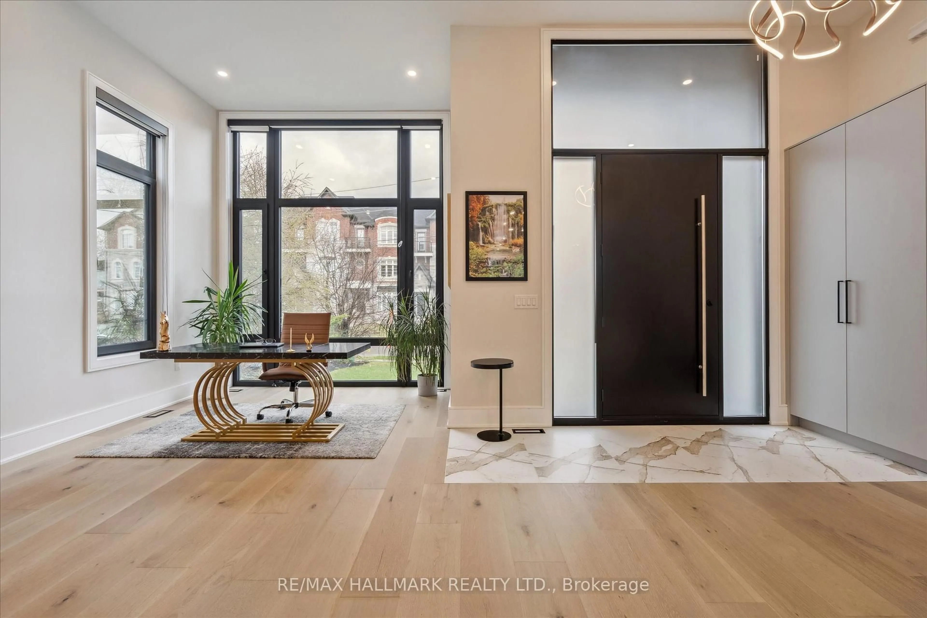 Indoor foyer for 5 Parker Ave, Richmond Hill Ontario L4E 2W4