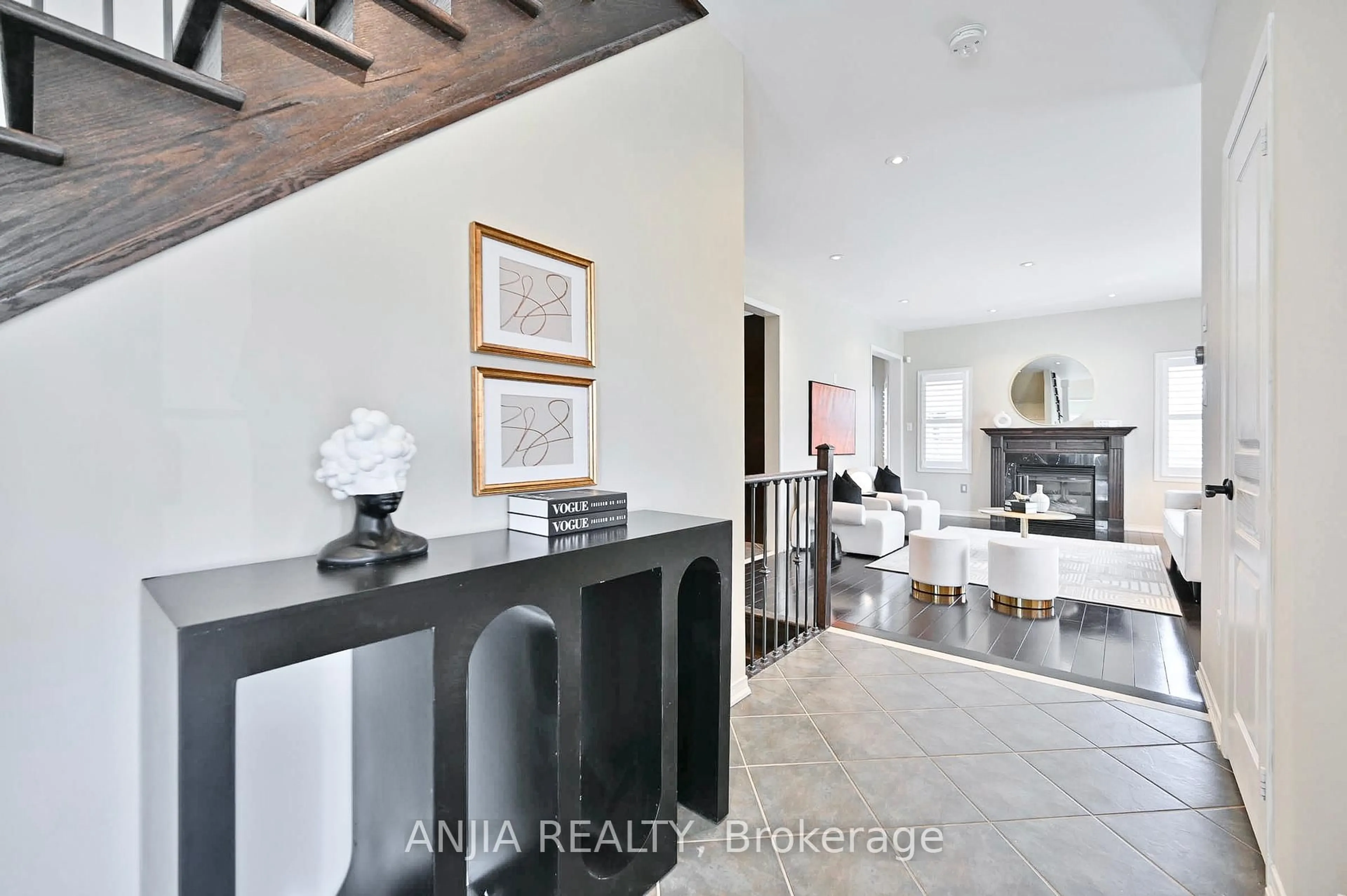 Unknown for 40 Daws Hare Cres, Whitchurch-Stouffville Ontario L4A 0T6