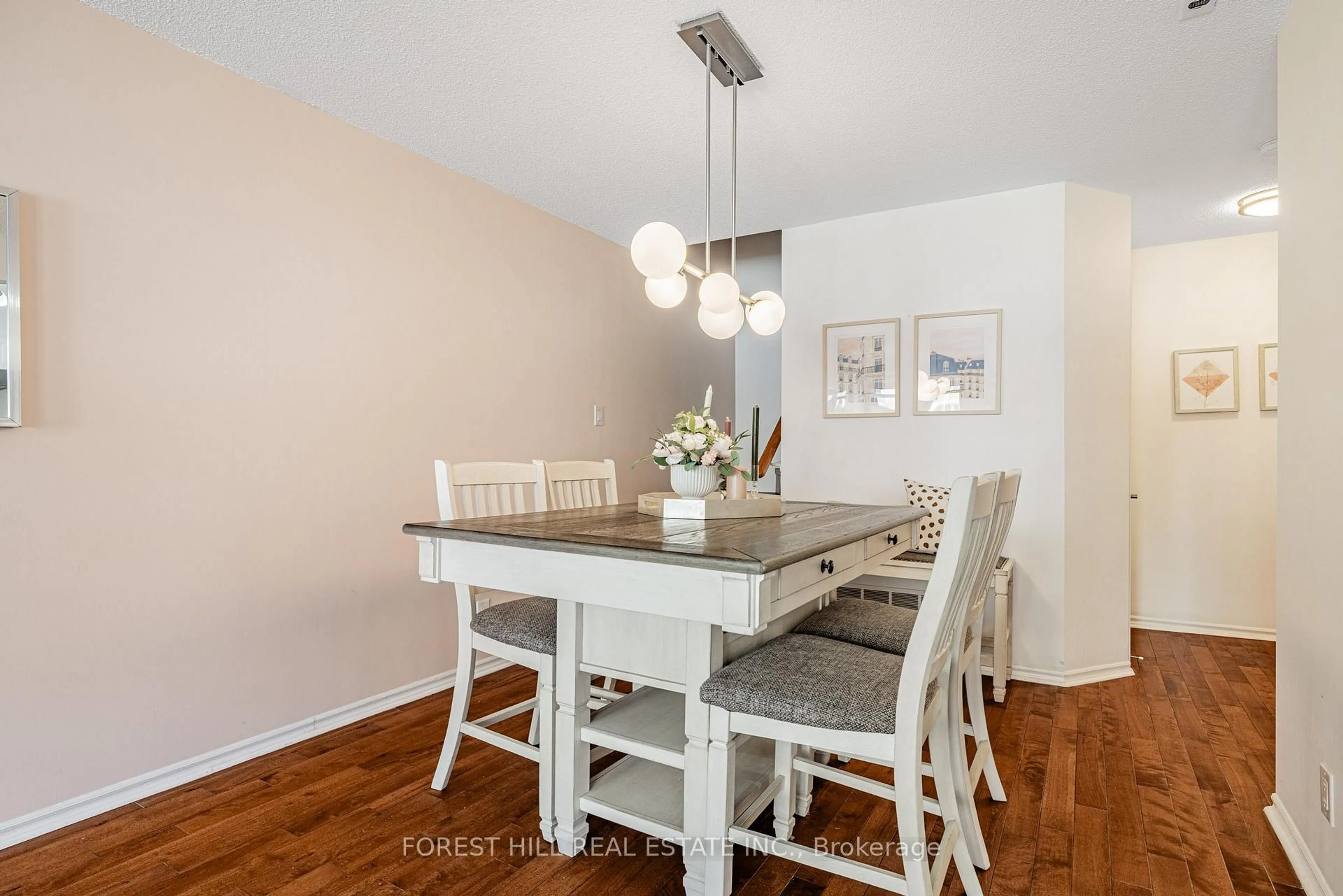 Dining room, wood/laminate floor for 151 Townsgate Dr #95, Vaughan Ontario L4J 8J7