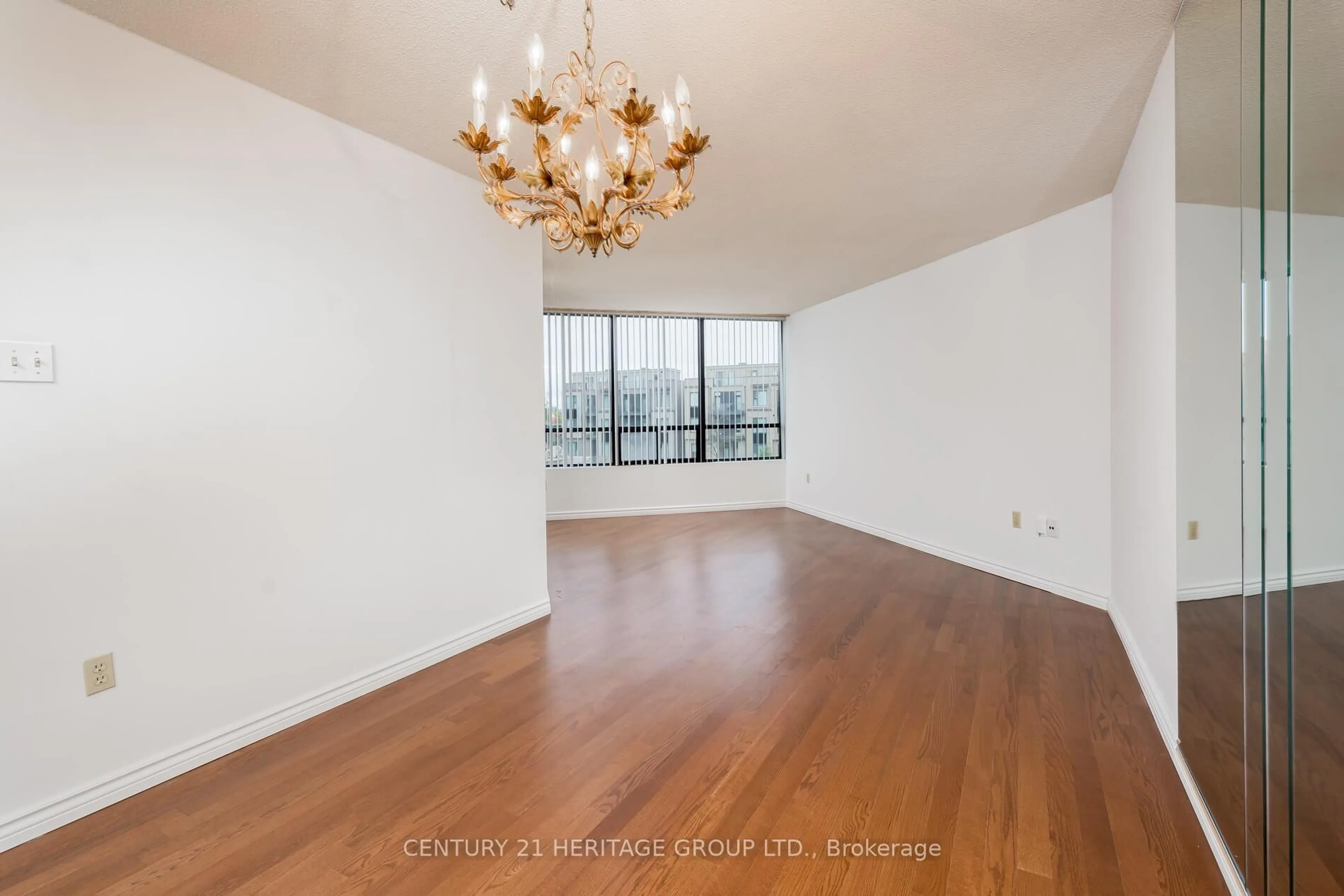 A pic of a room for 7420 Bathurst St #306, Vaughan Ontario L4J 6X4