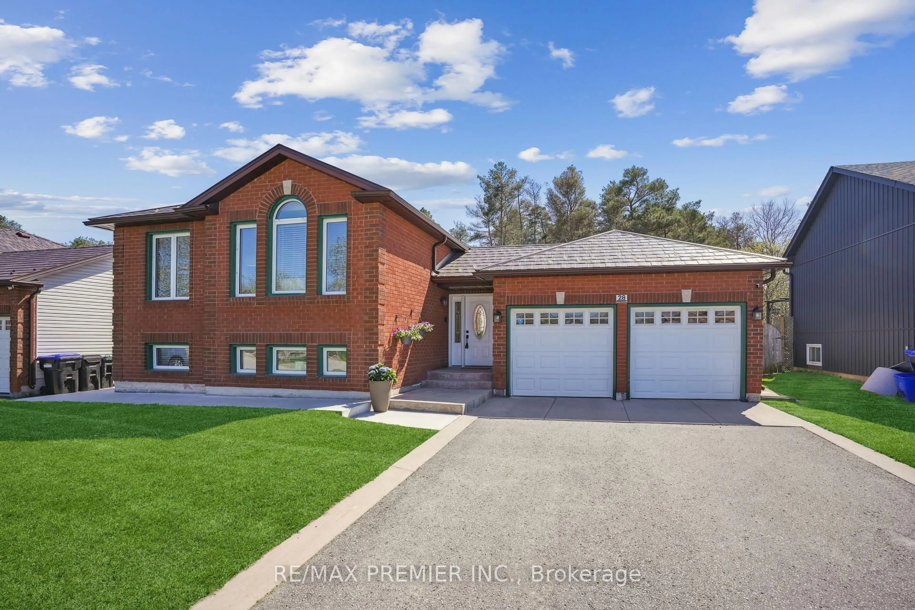 Home with brick exterior material, street for 28 Edenbridge Dr, Essa Ontario L3W 0K7