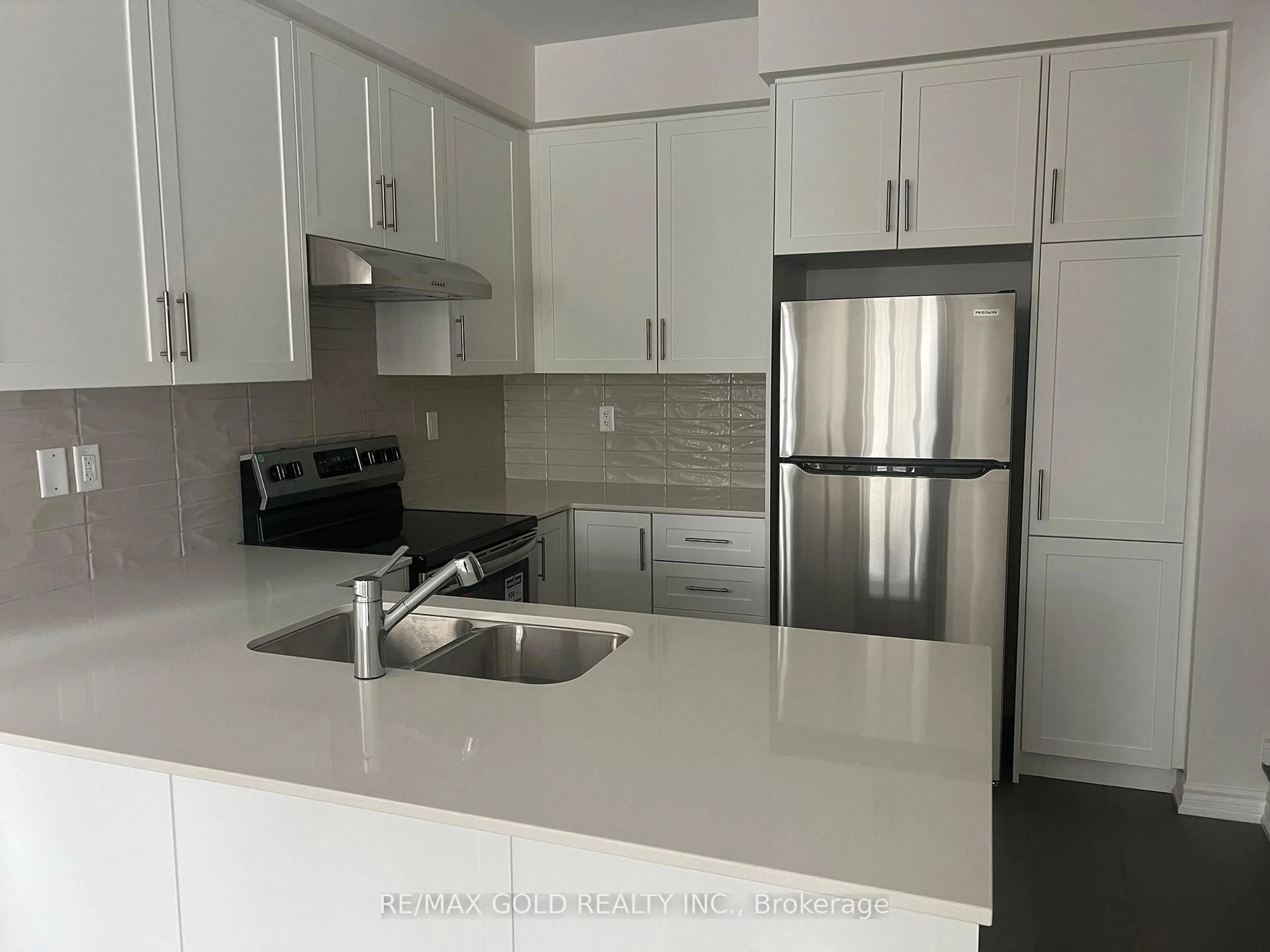 Standard kitchen, unknown for 47 Montrose Blvd, Bradford West Gwillimbury Ontario L3Z 4P1
