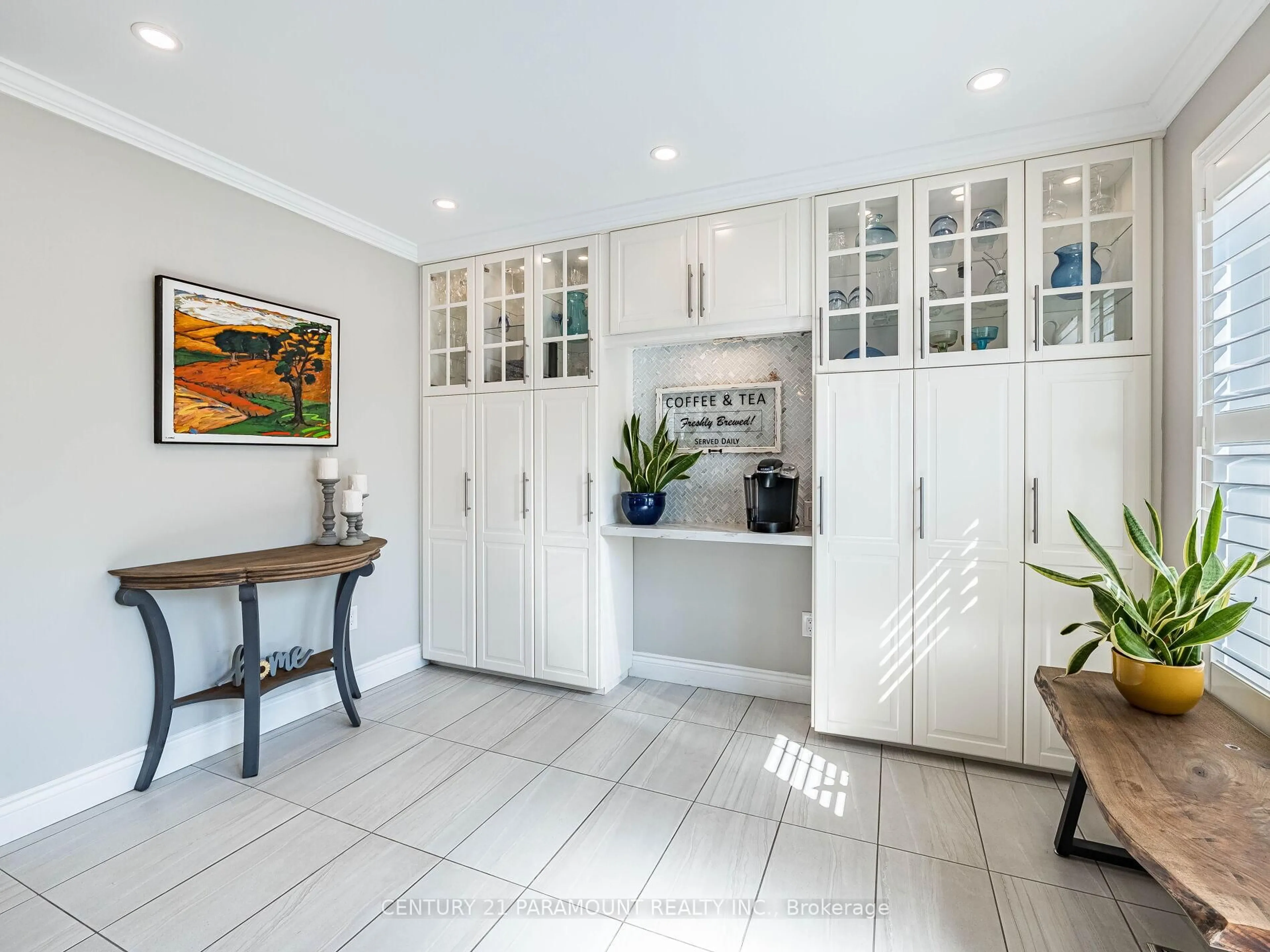 Indoor entryway for 347 John West Way, Aurora Ontario L4G 7J7