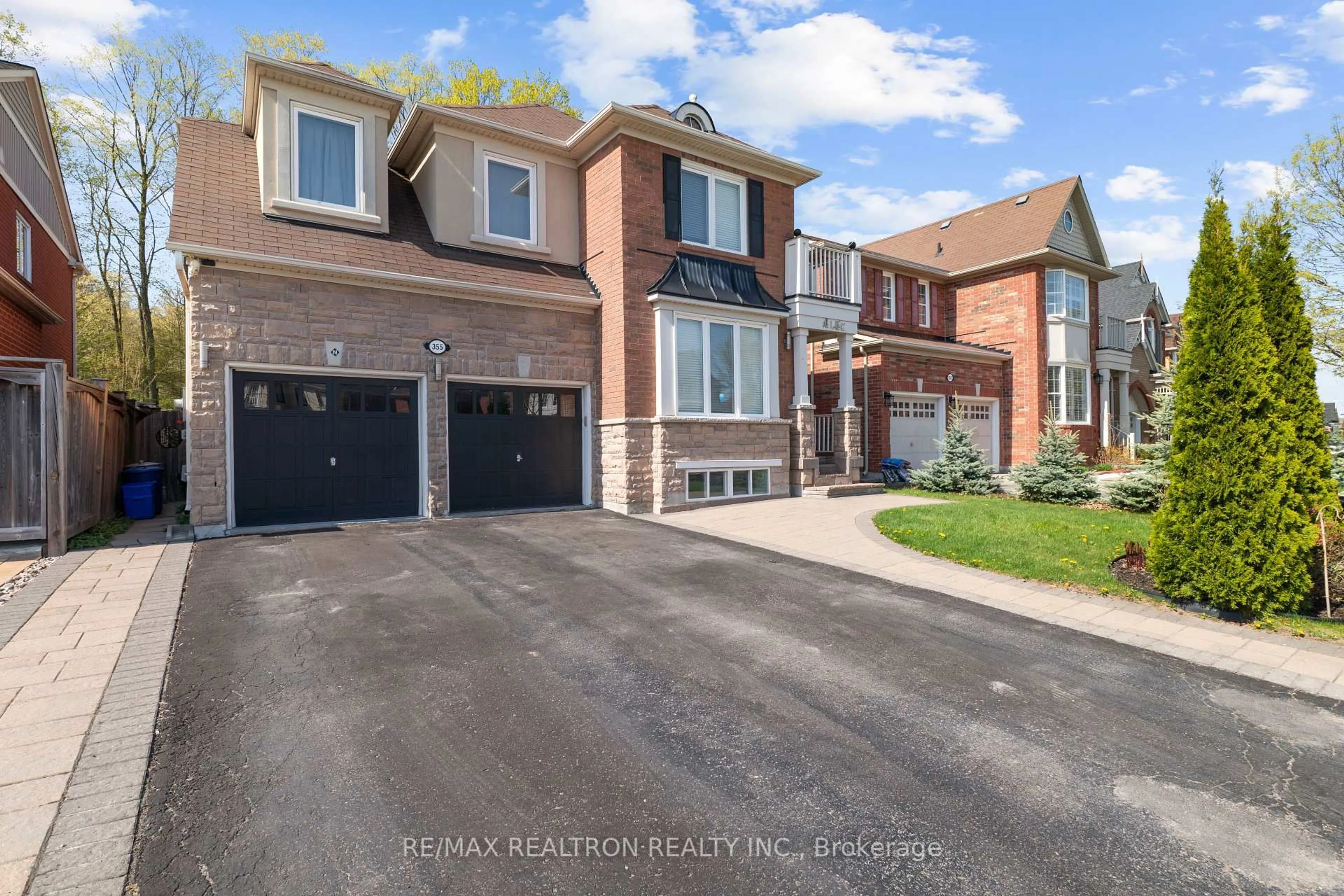 Home with brick exterior material, street for 355 Cheryl Mews Blvd, Newmarket Ontario L3X 3J7