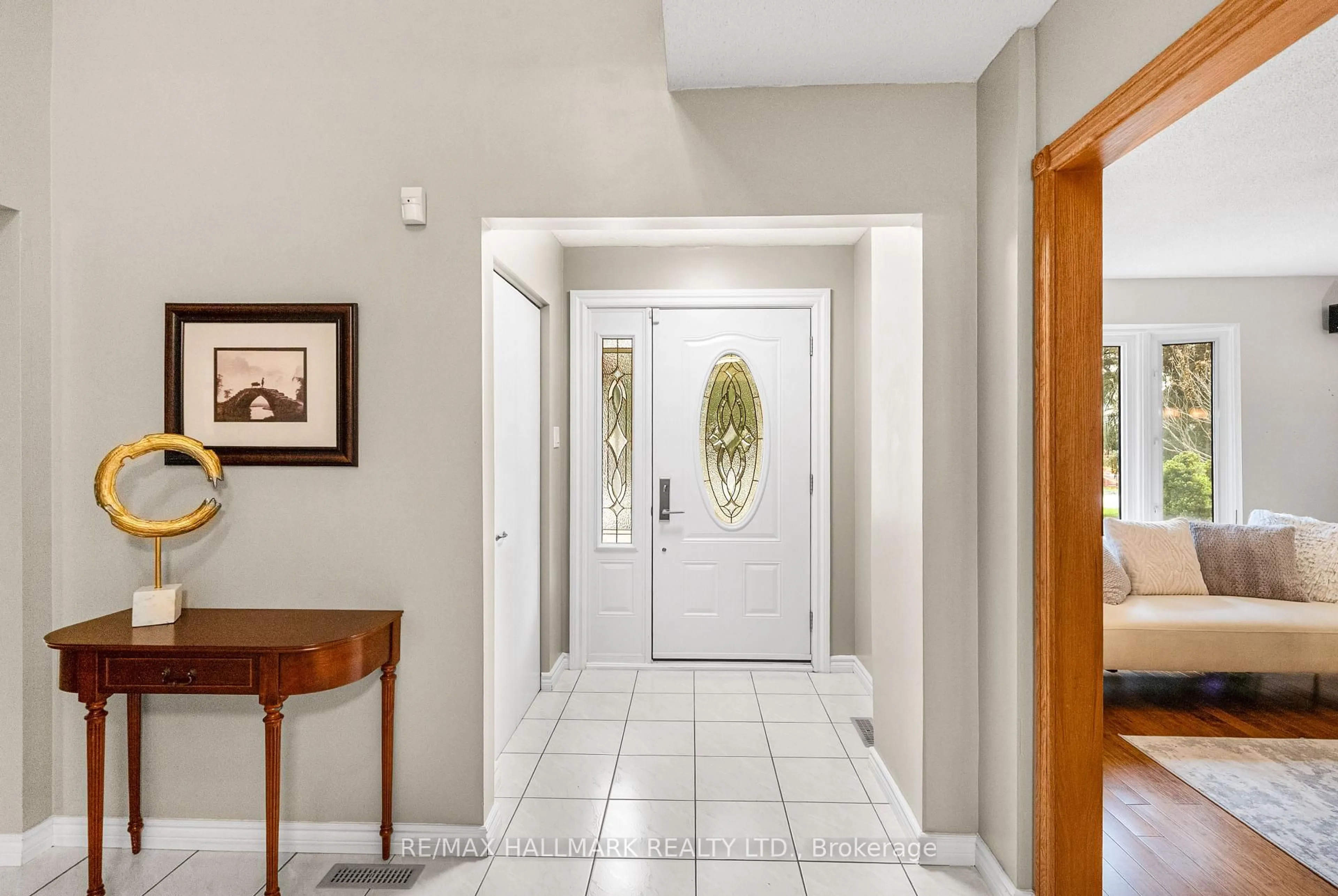 Indoor entryway for 28 Drumern Cres, Richmond Hill Ontario L4C 5H8