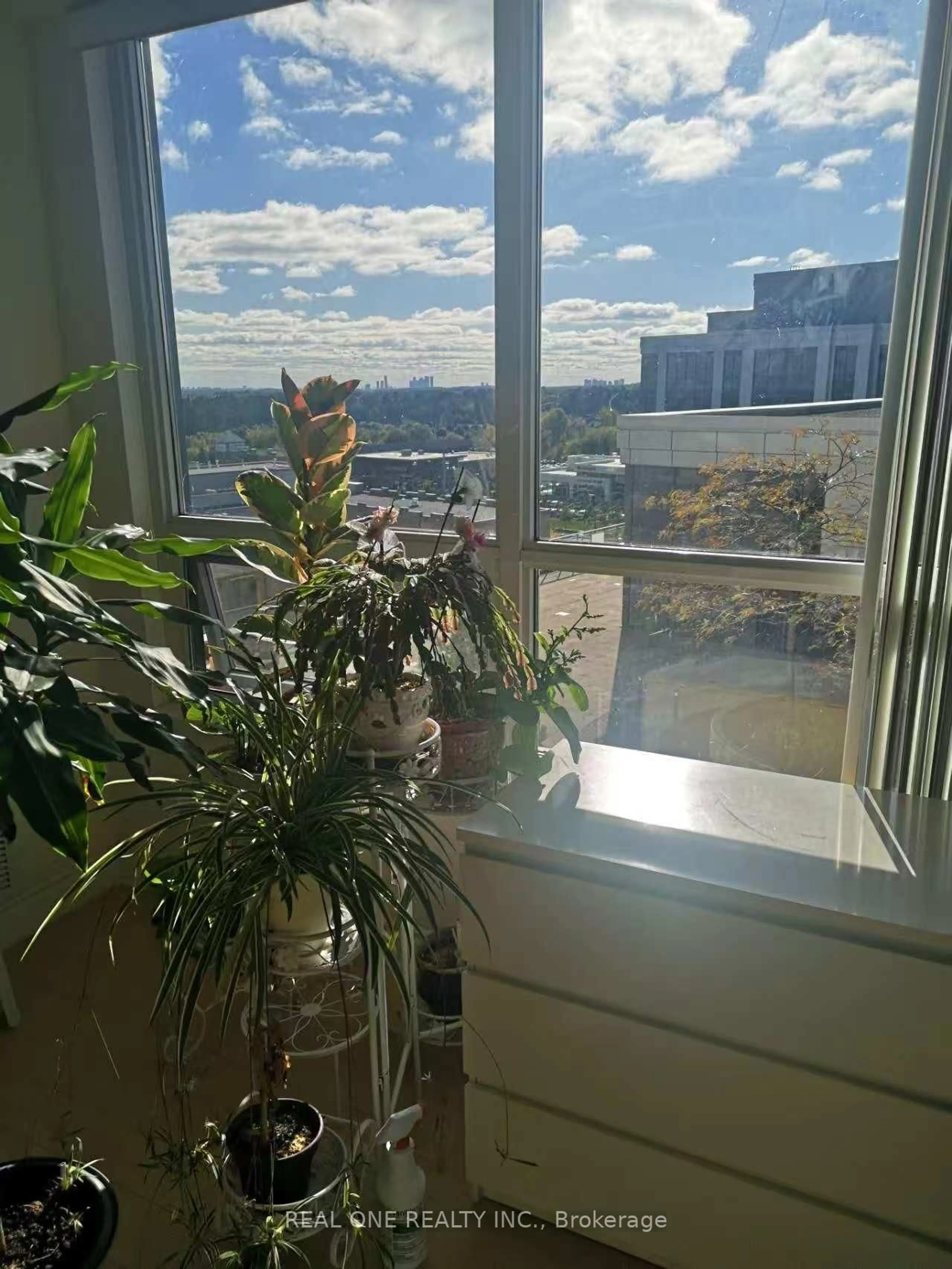 A pic of a room for 11211 Yonge St #1105, Richmond Hill Ontario L4S 0E9