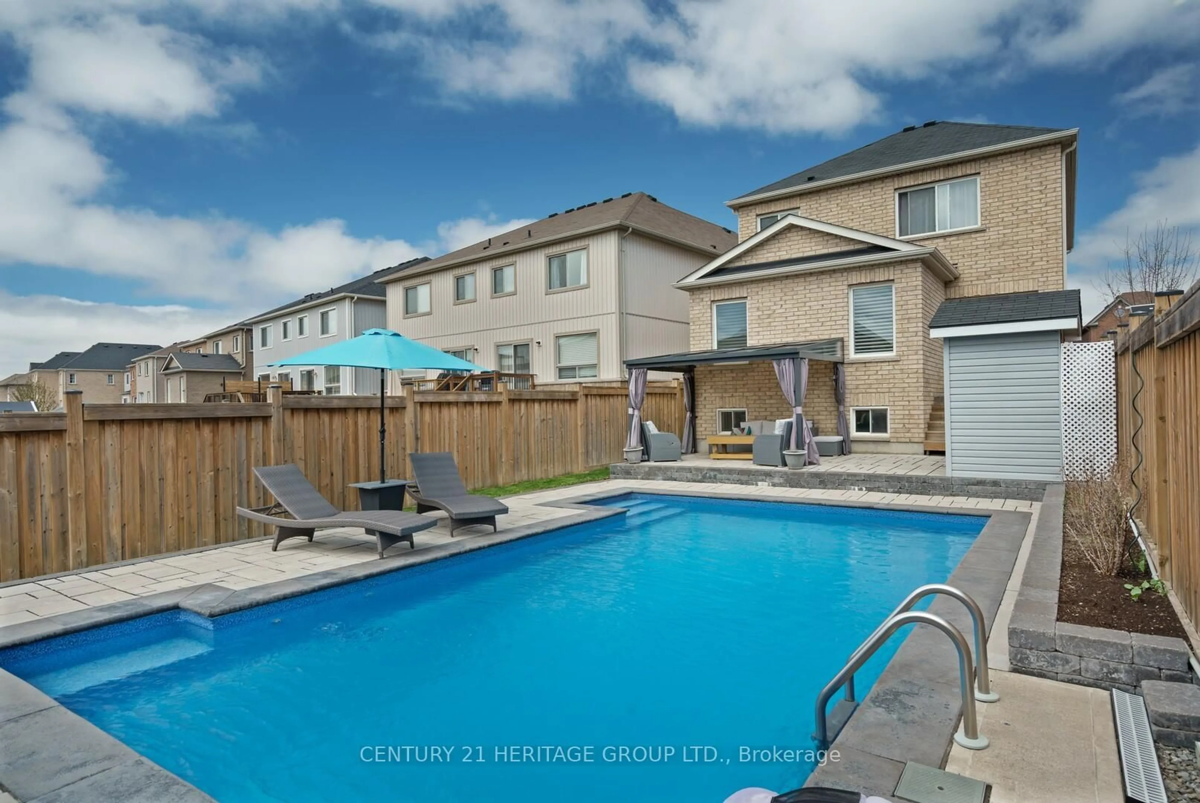 Pool for 107 Rutherford Rd, Bradford West Gwillimbury Ontario L3Z 0P6