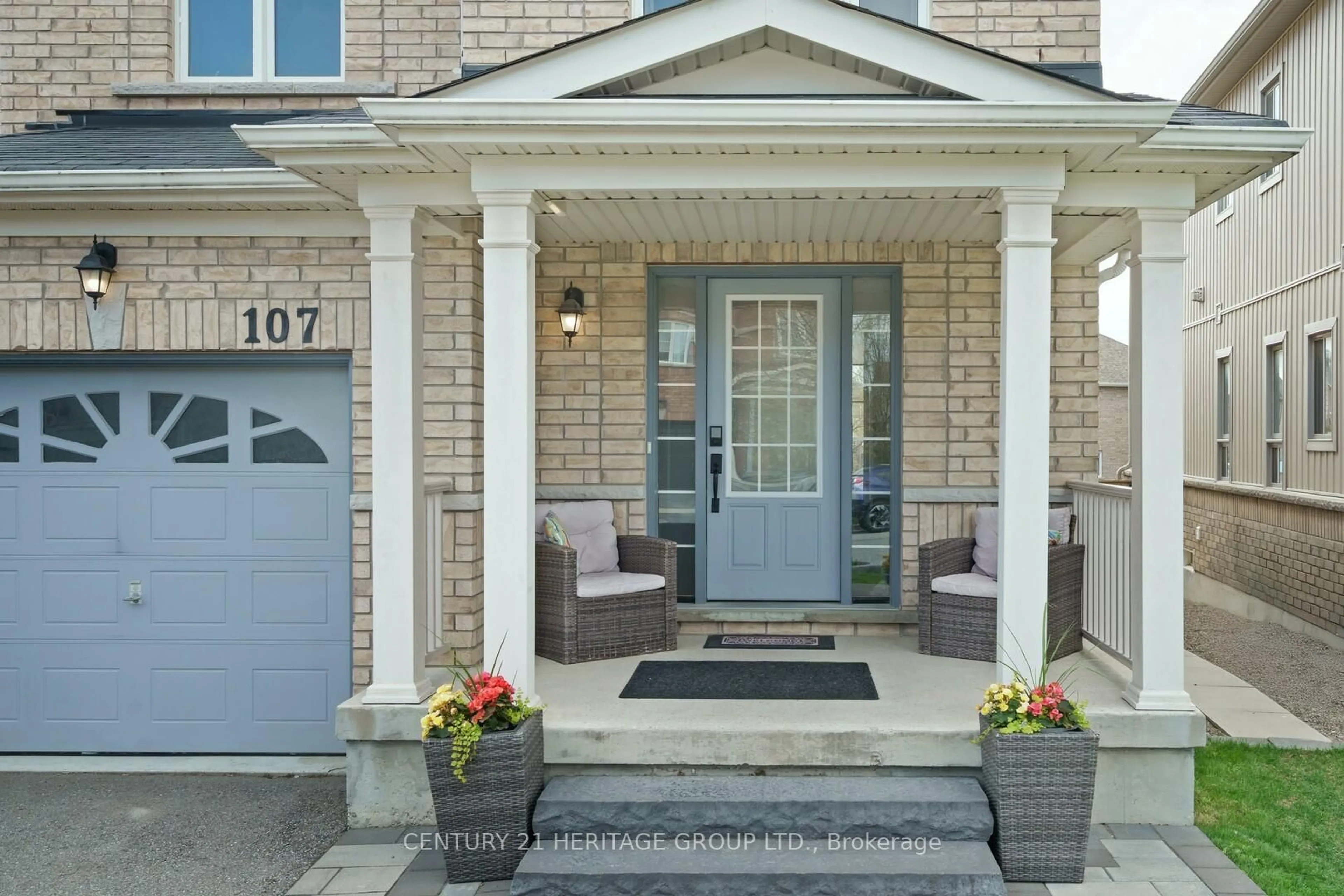 Indoor entryway for 107 Rutherford Rd, Bradford West Gwillimbury Ontario L3Z 0P6