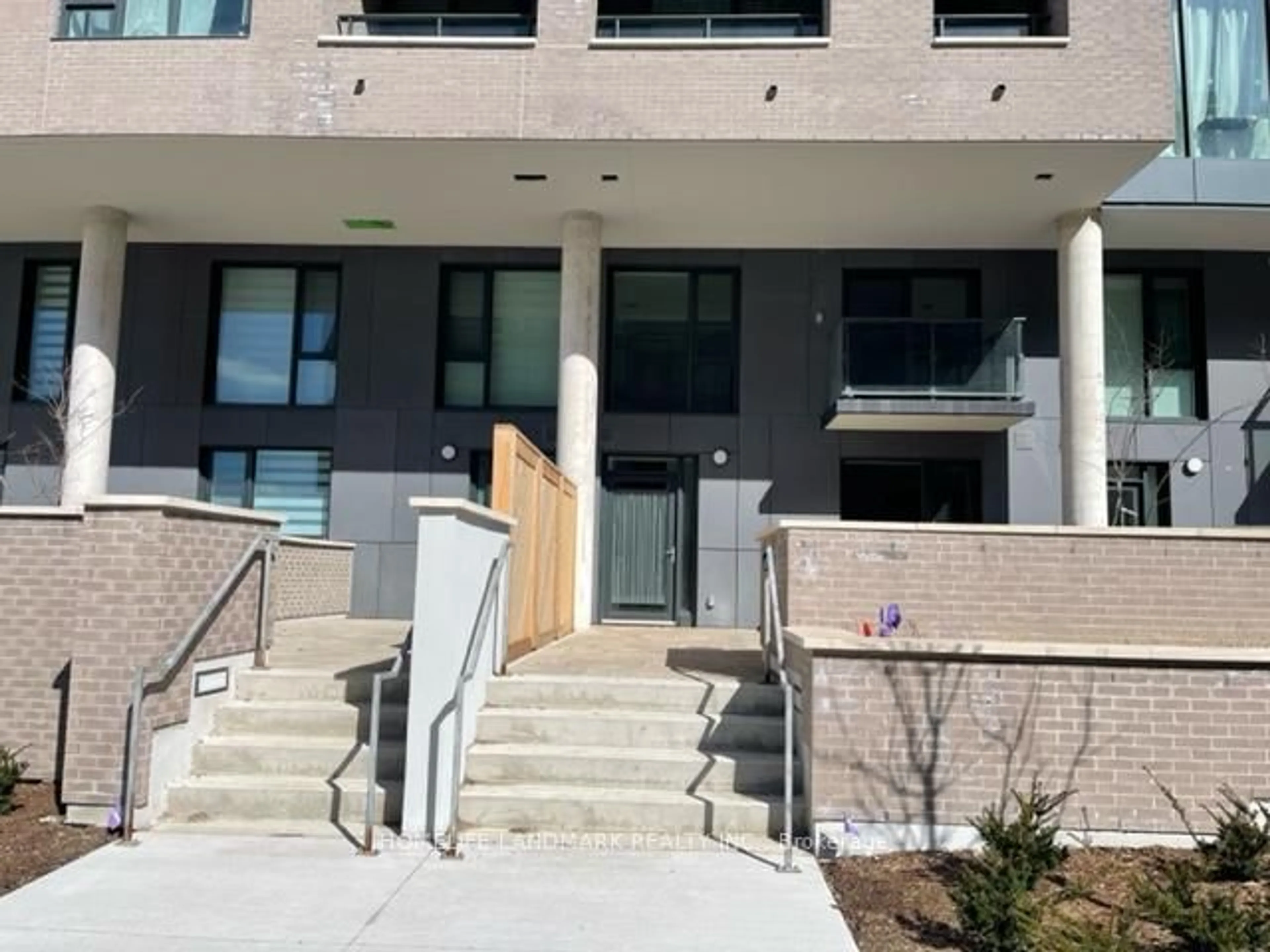 Unknown for 100 Eagle Rock Way #103, Vaughan Ontario L6A 5B9