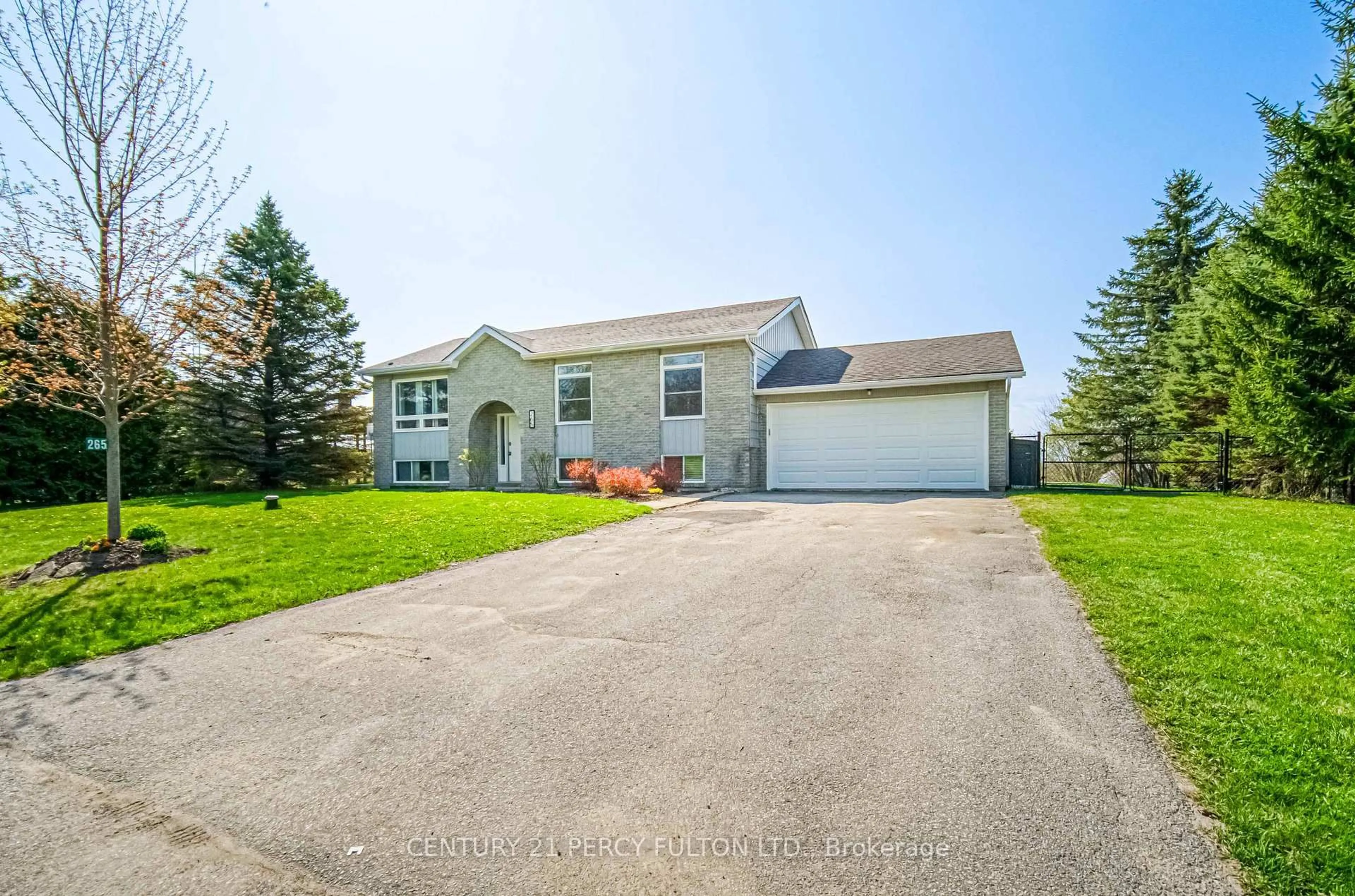 A pic from outside/outdoor area/front of a property/back of a property/a pic from drone, street for 265 Zephyr Rd, Uxbridge Ontario L0E 1T0