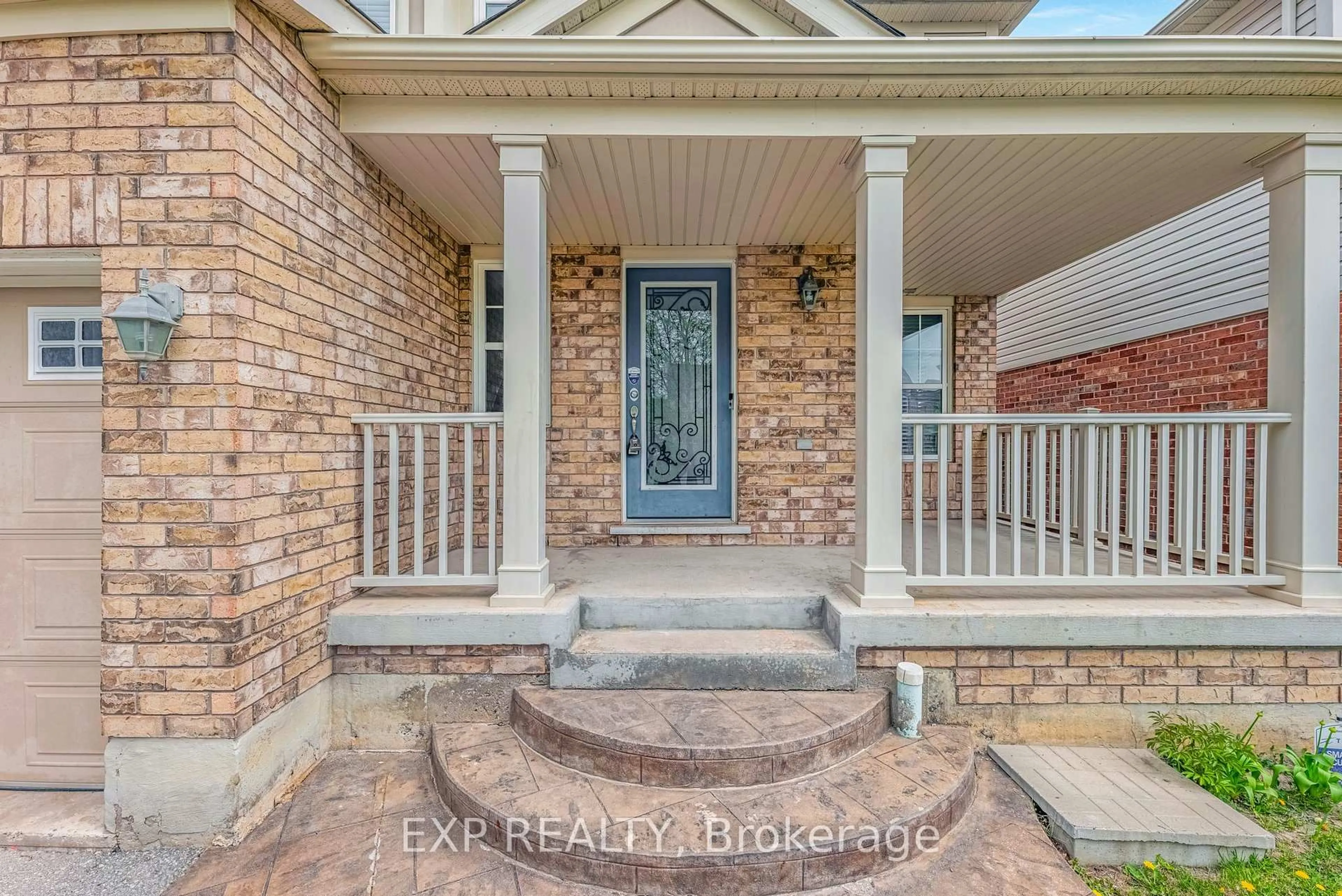 Indoor entryway for 64 Ferris Lane, New Tecumseth Ontario L9R 0J3