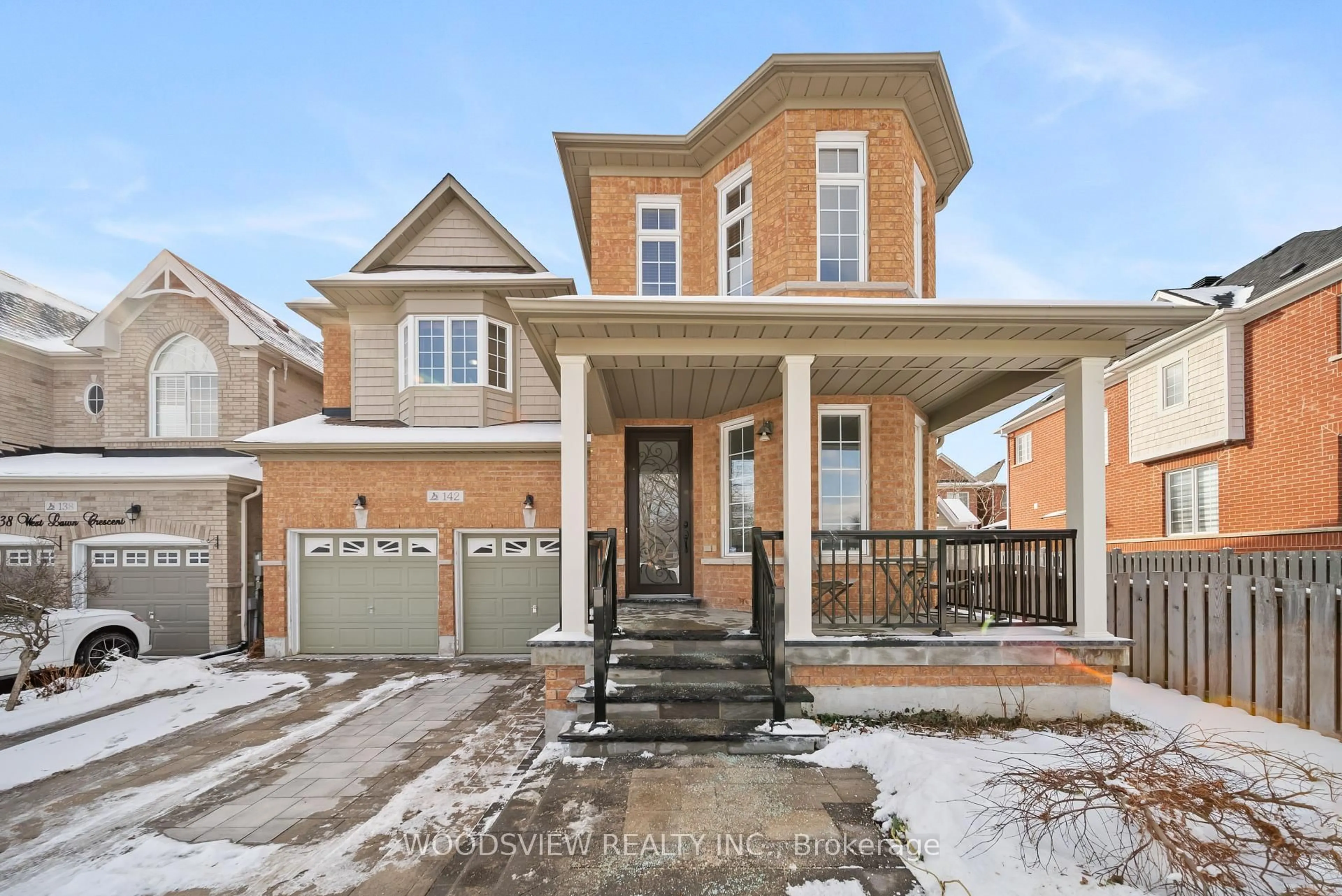 Home with brick exterior material, street for 142 West Lawn Cres, Whitchurch-Stouffville Ontario L4A 0B4