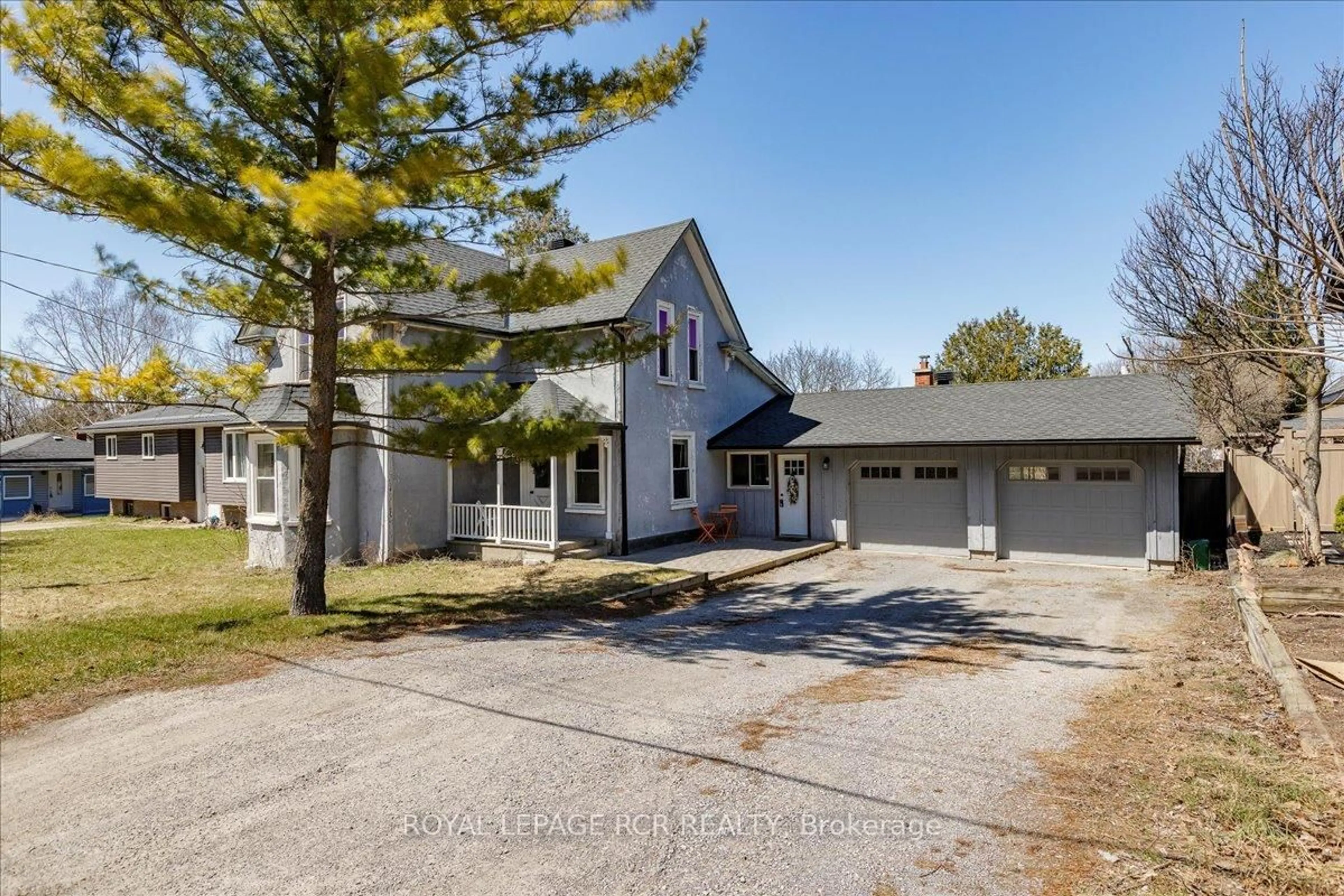 A pic from outside/outdoor area/front of a property/back of a property/a pic from drone, street for 30 Main St, East Gwillimbury Ontario L0G 1M0