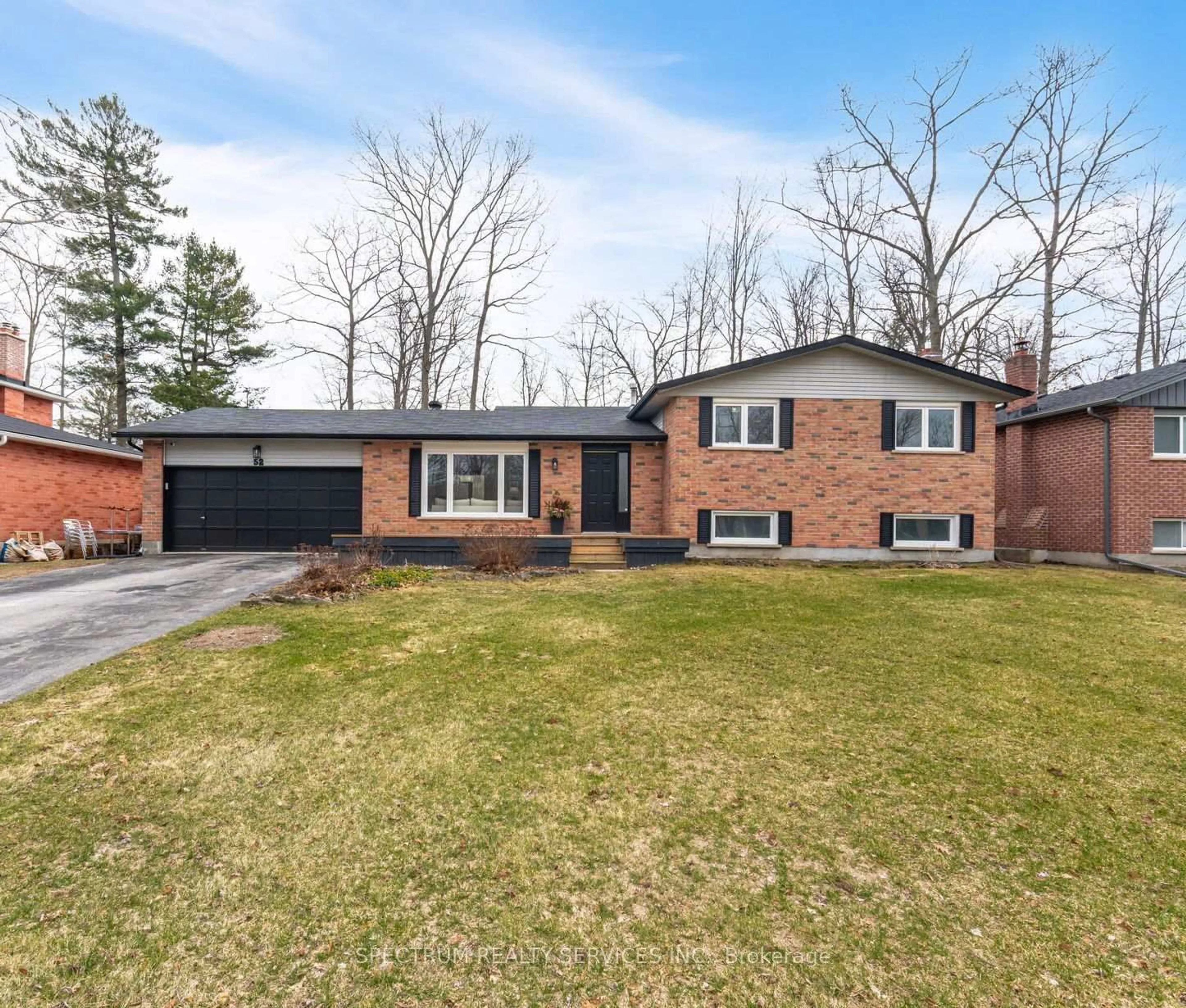 Home with brick exterior material, street for 52 French Cres, East Gwillimbury Ontario L9N 1J9